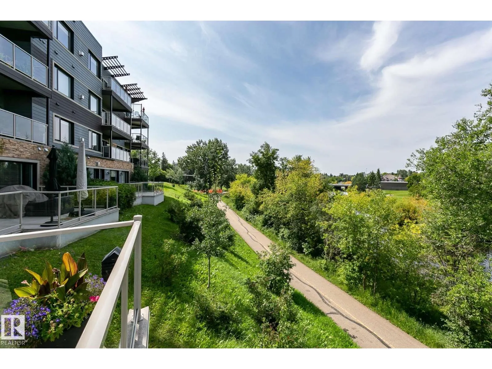 #210 35 STURGEON RD