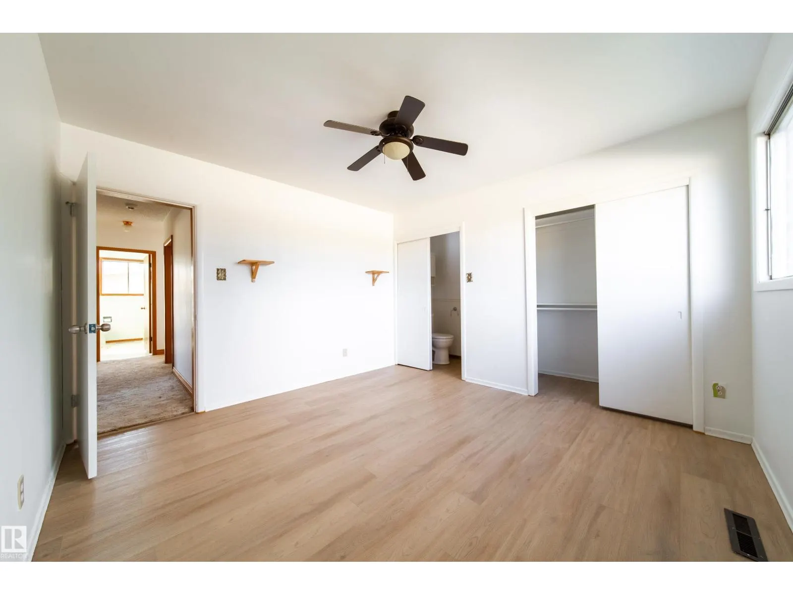 6507 98 AV NW