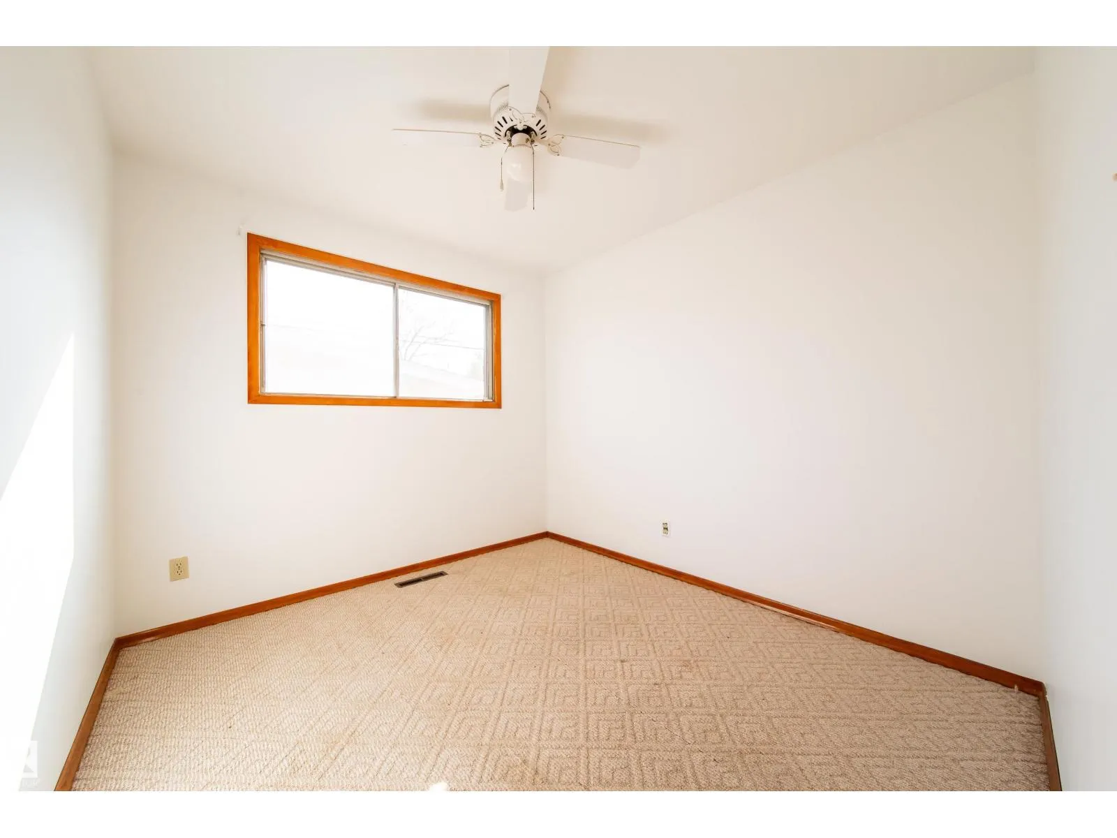 6507 98 AV NW