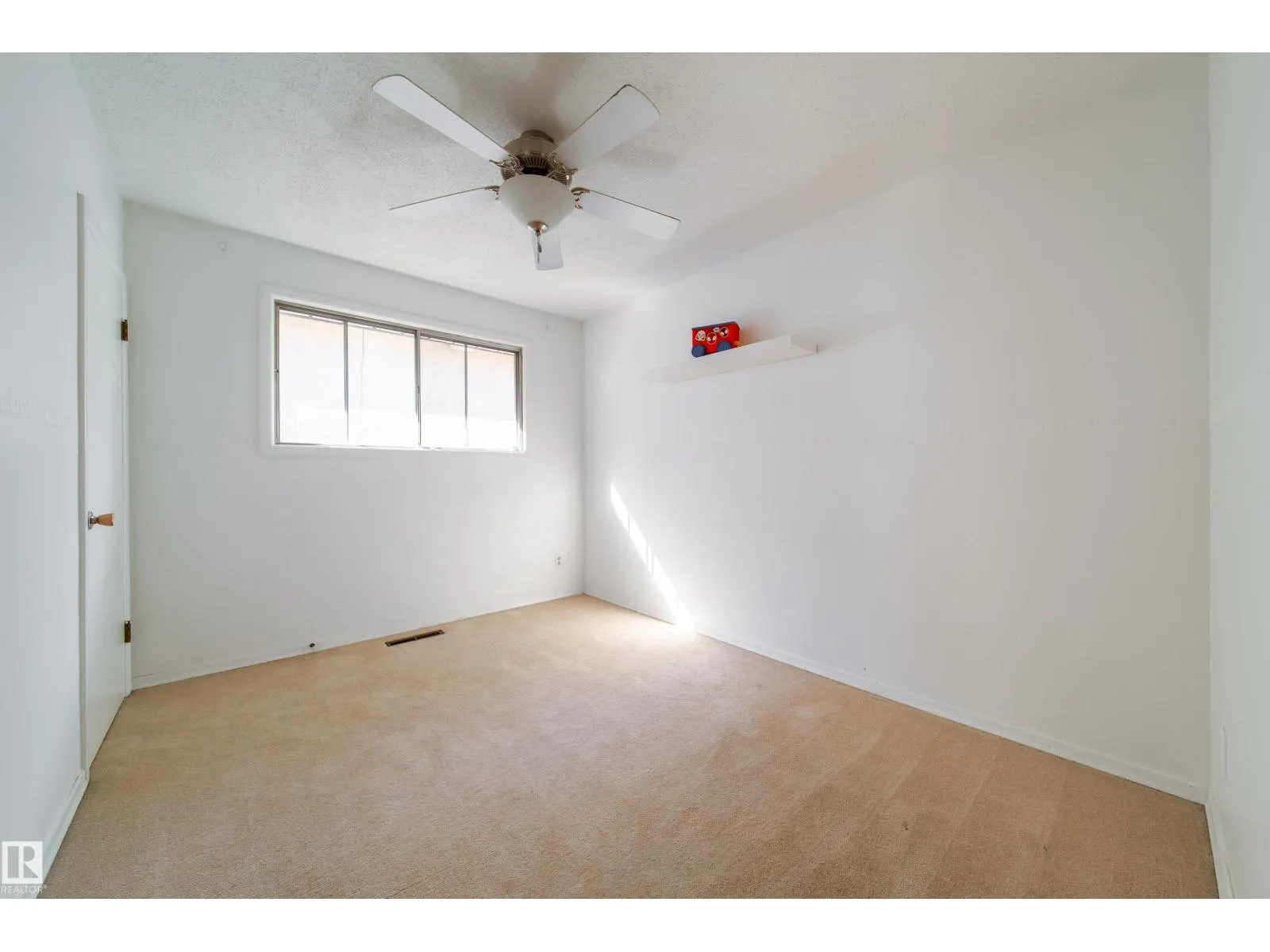 6507 98 AV NW
