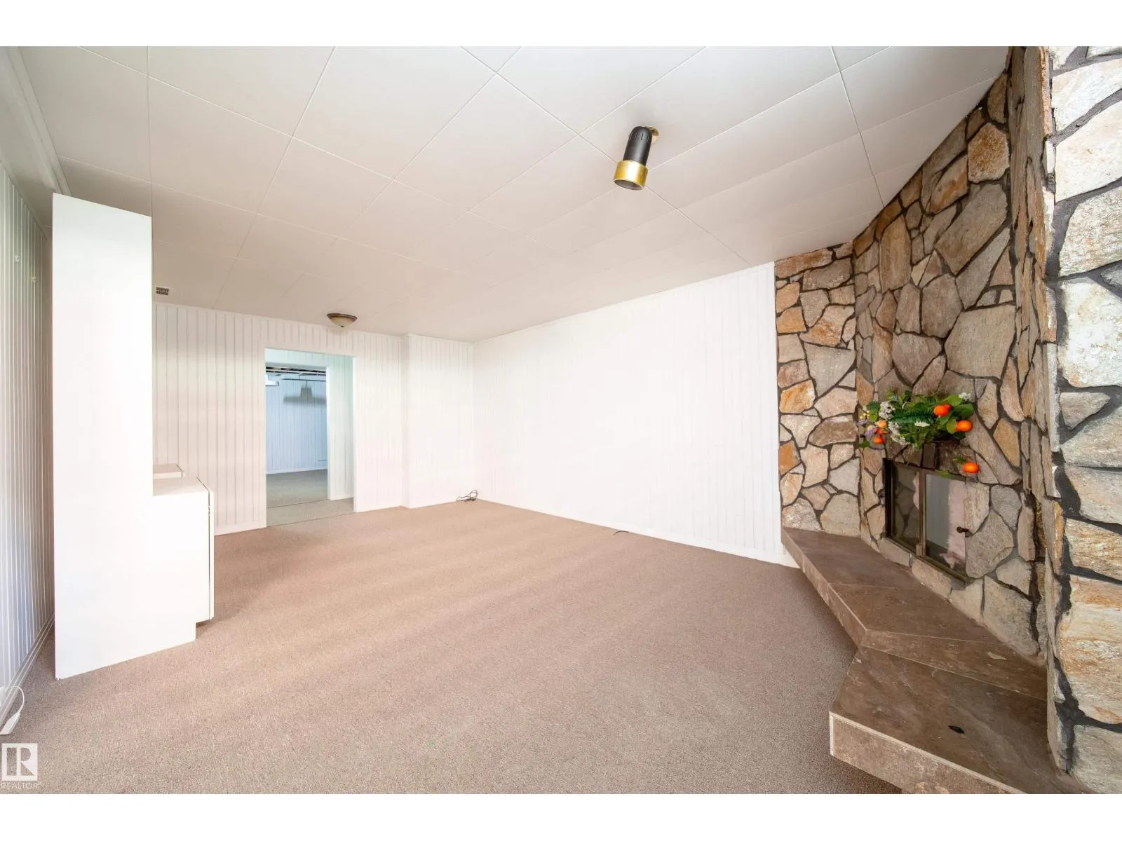 6507 98 AV NW