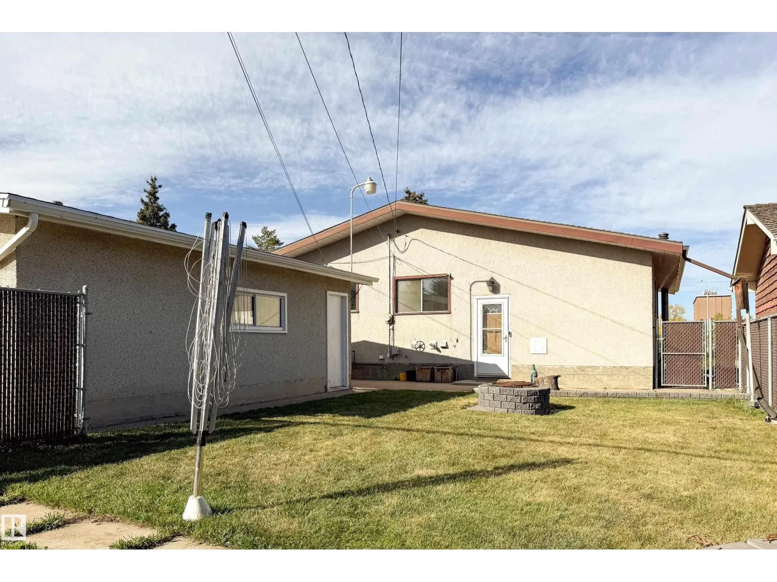 6507 98 AV NW