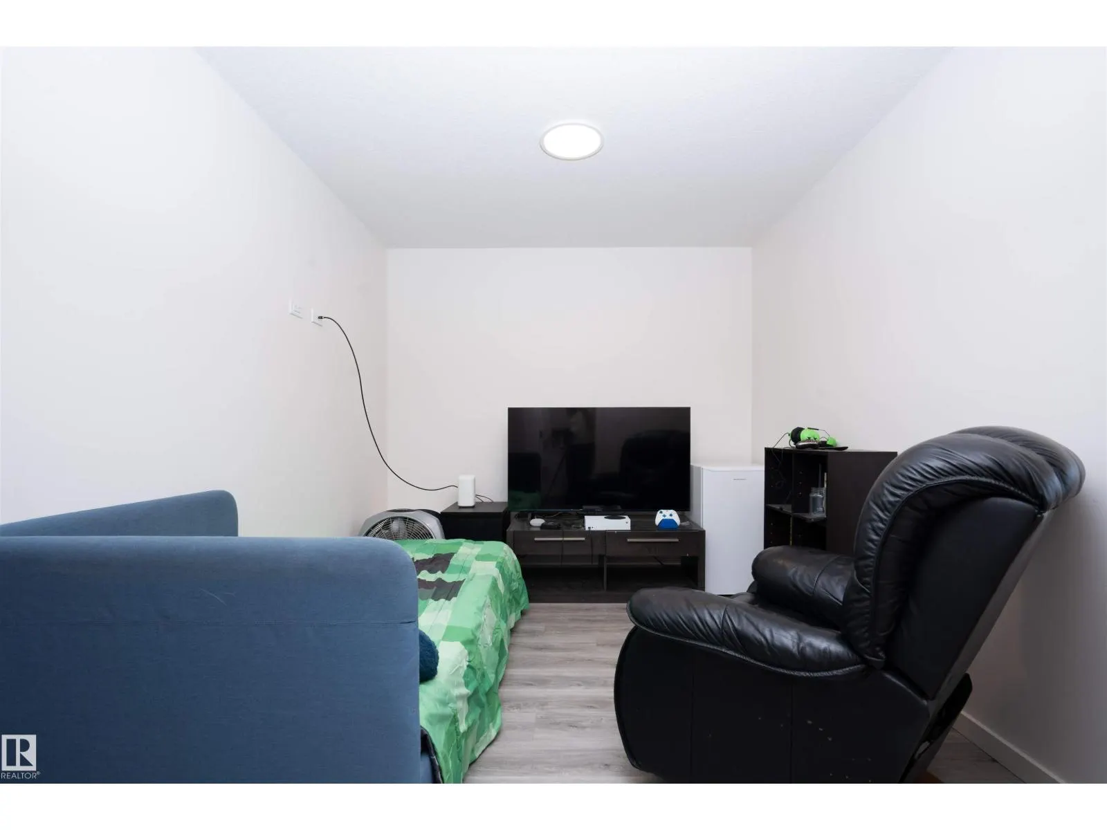 1235 PODERSKY WD SW