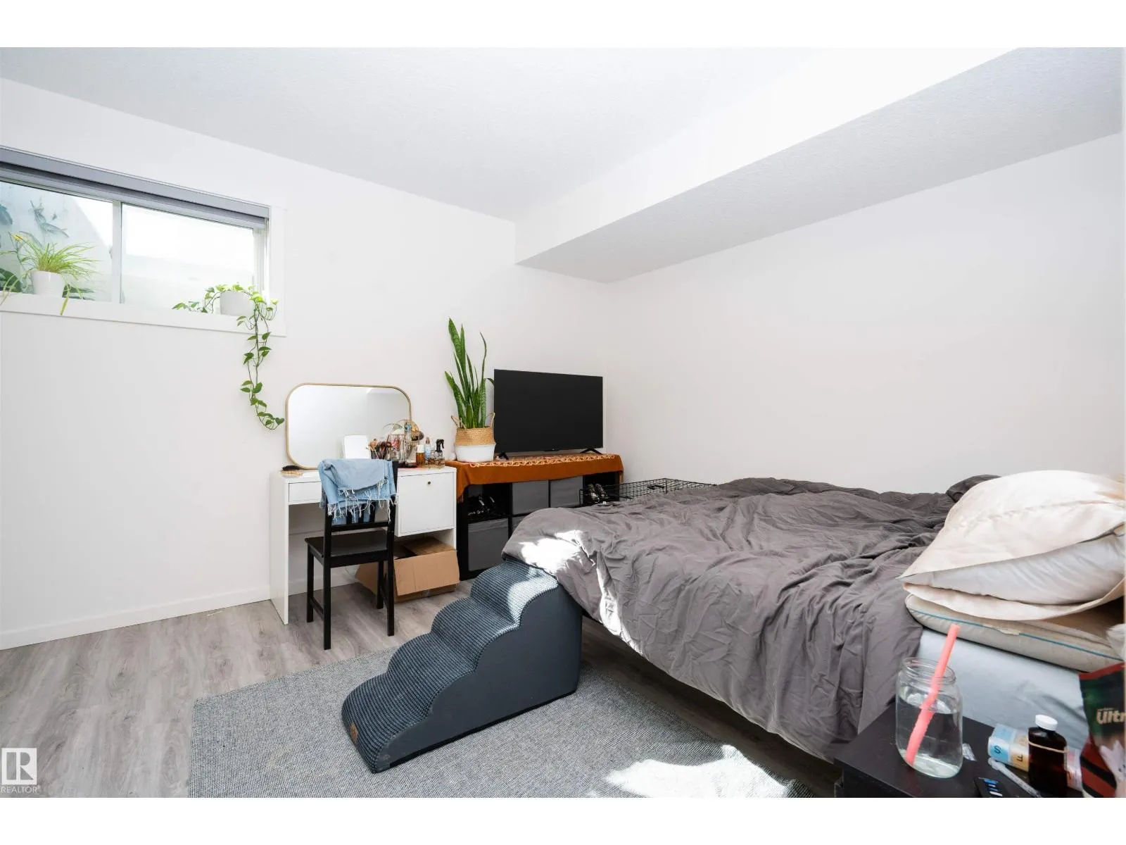 1235 PODERSKY WD SW