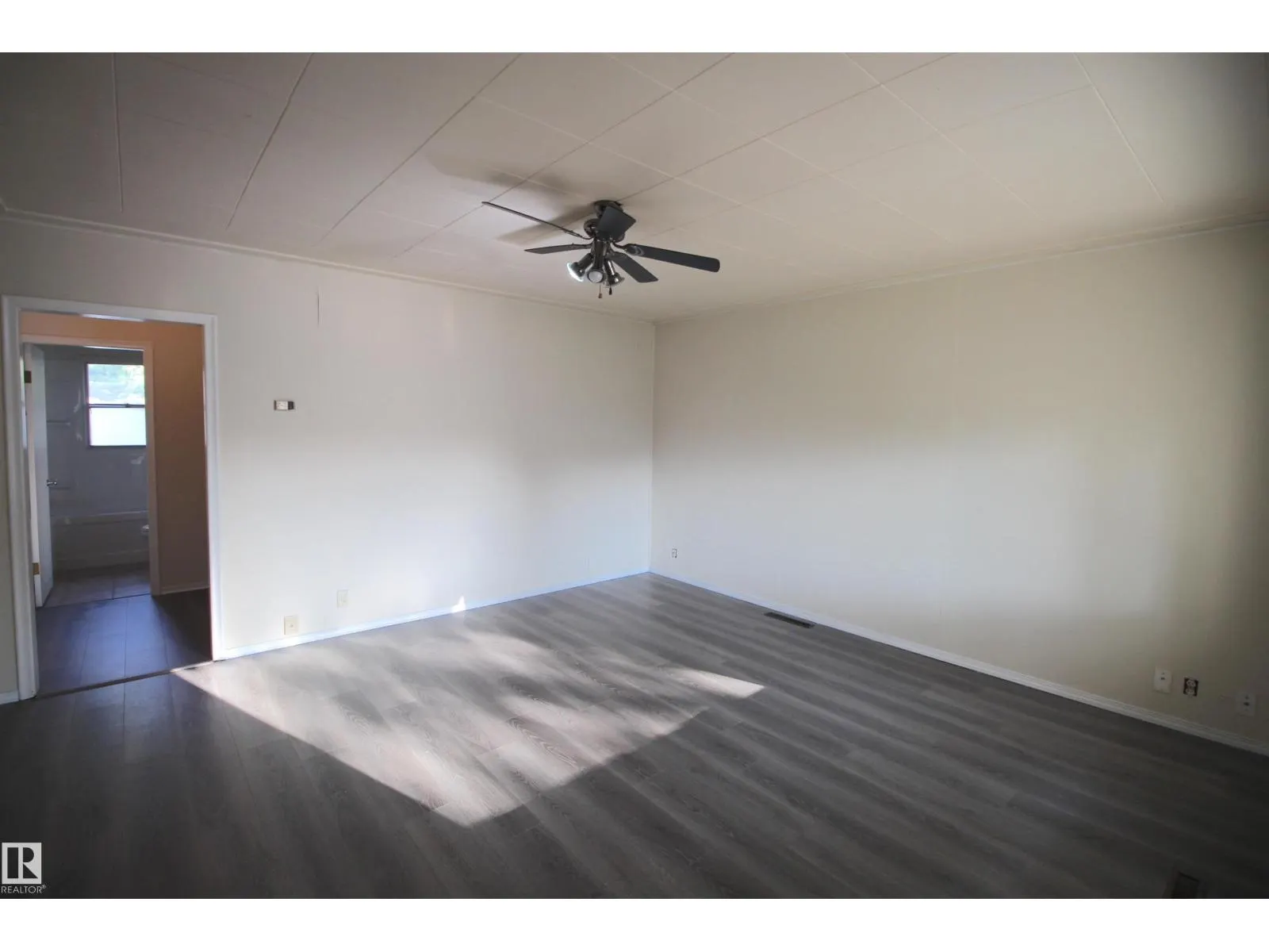 5021 48 ST