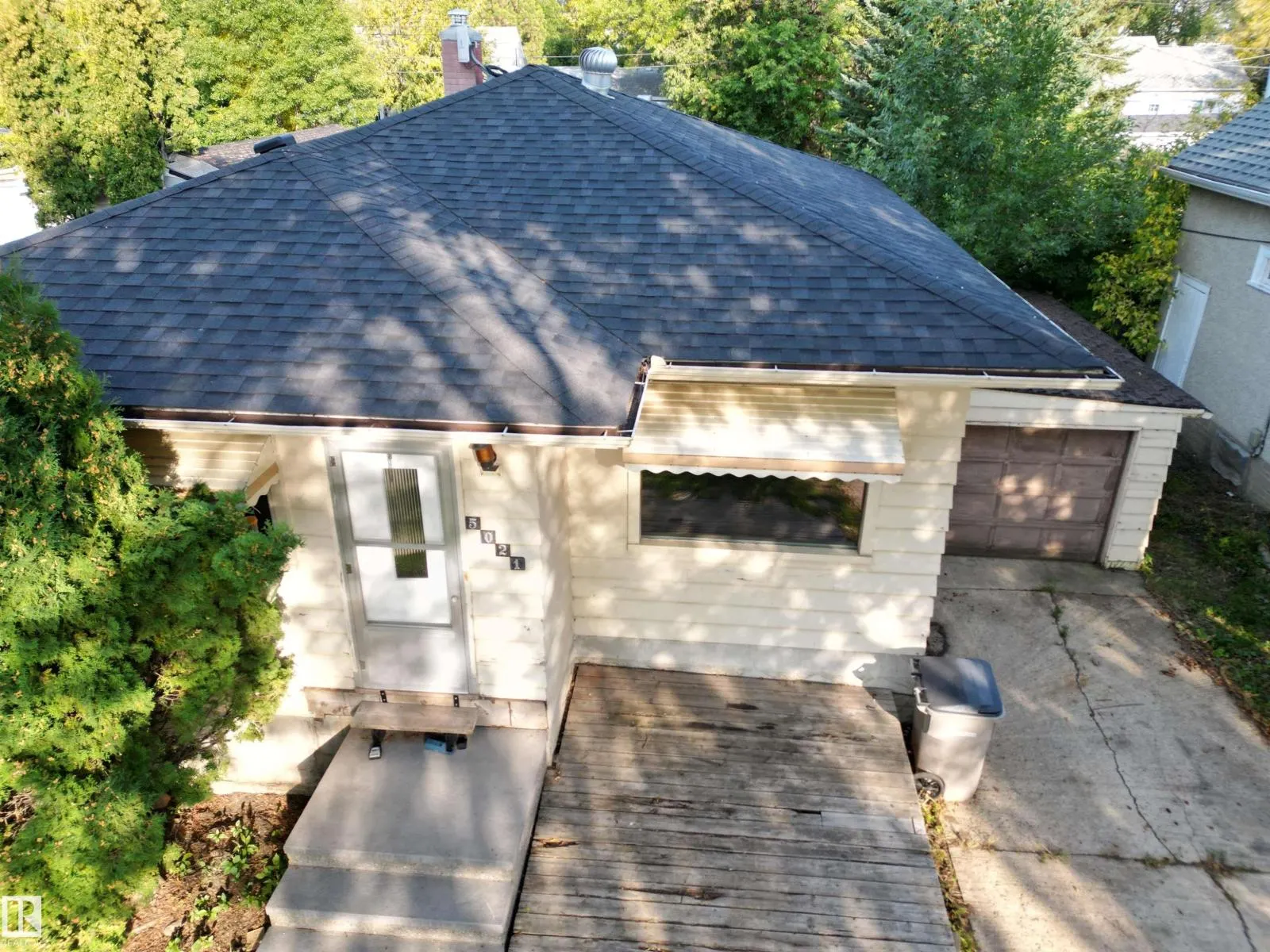 5021 48 ST