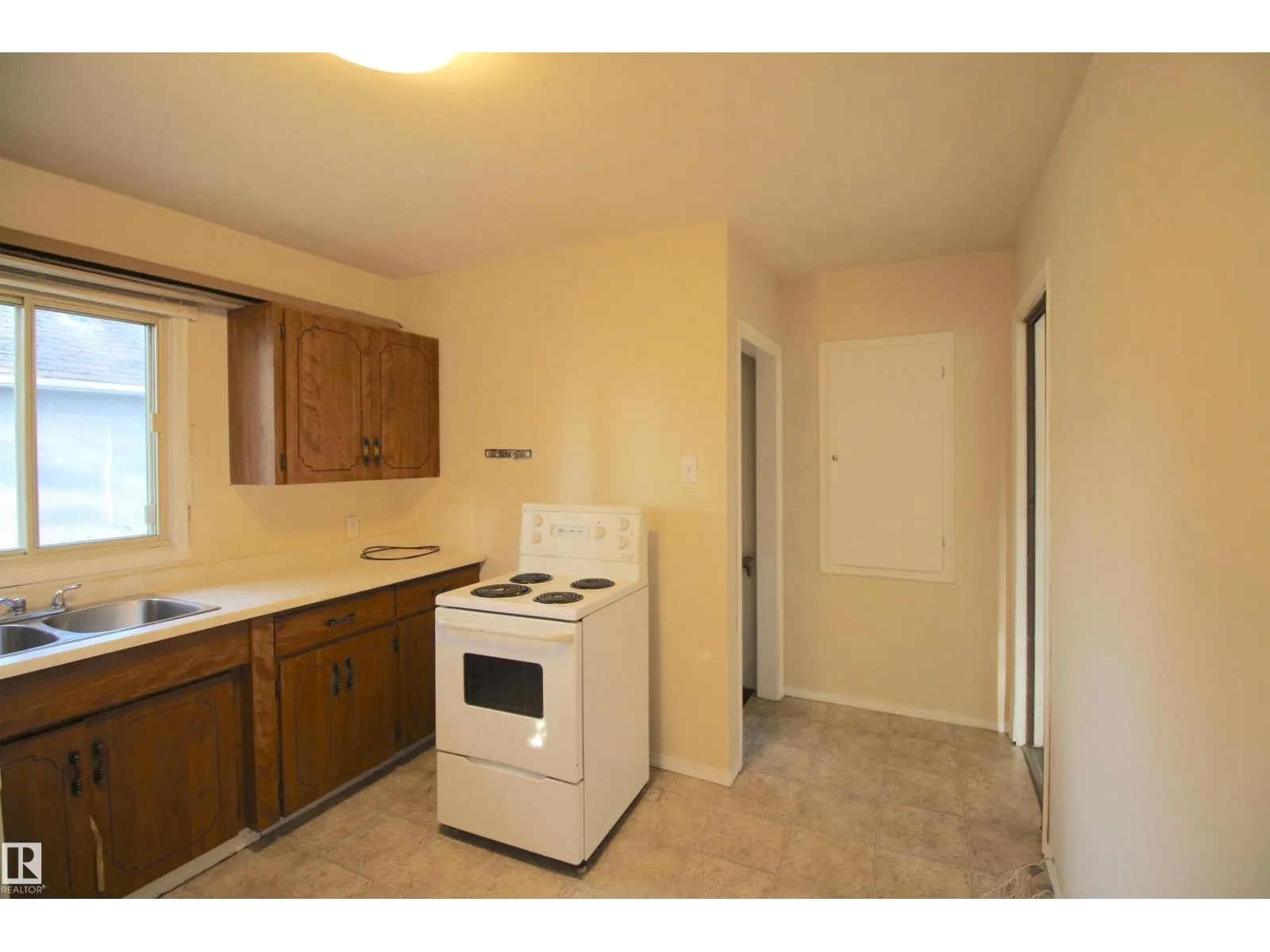 5021 48 ST