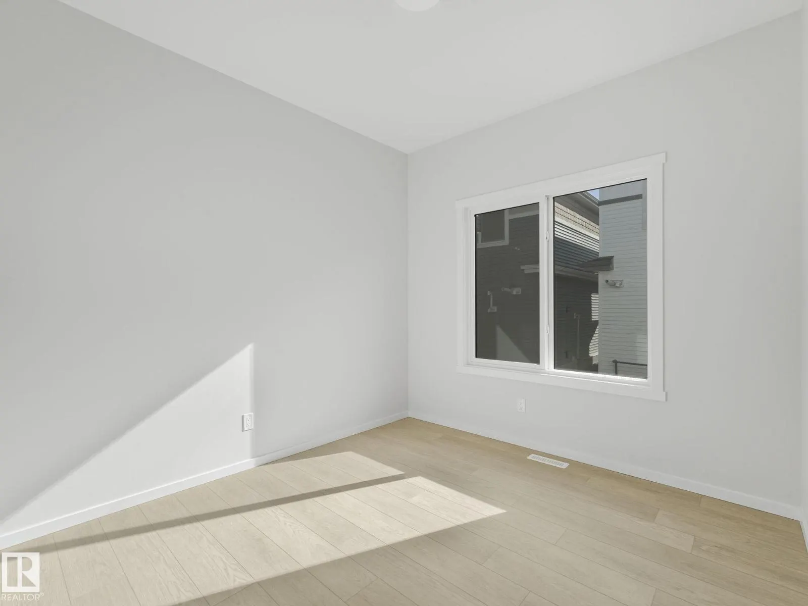 238 Orchards Blvd SW