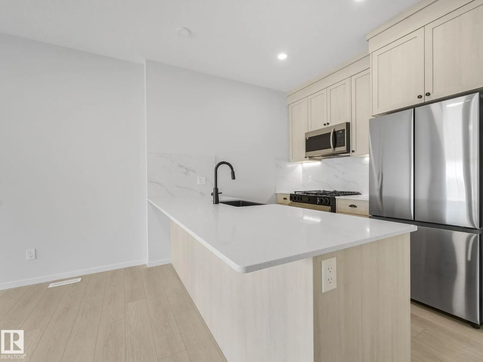 238 Orchards Blvd SW