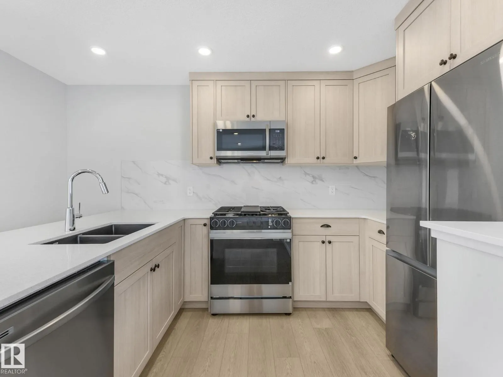 238 Orchards Blvd SW