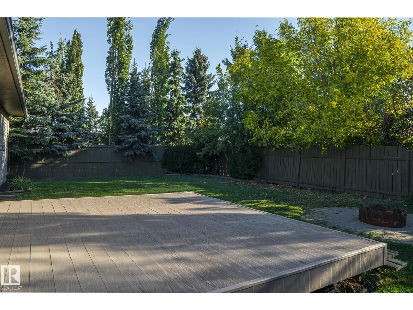 16 Westview DR