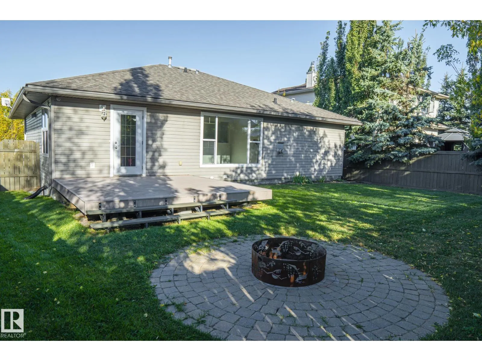 16 Westview DR