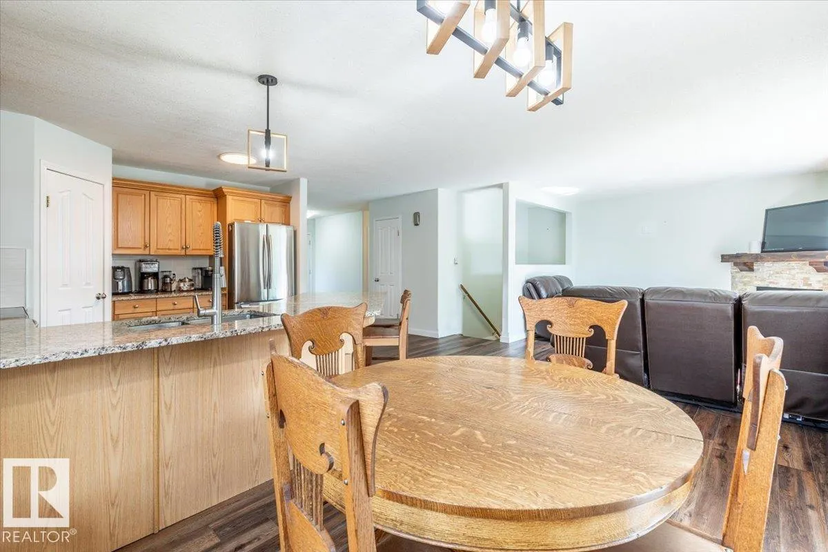 16 Westview DR