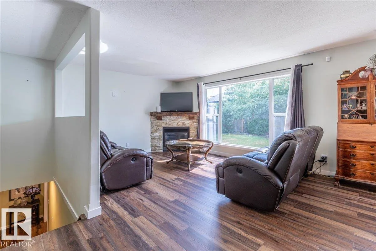 16 Westview DR
