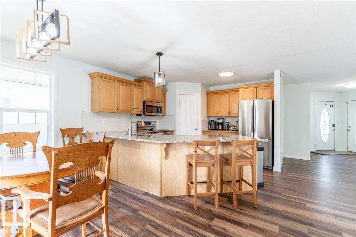 16 Westview DR