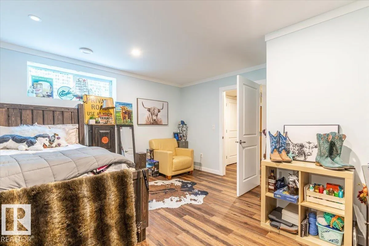 16 Westview DR