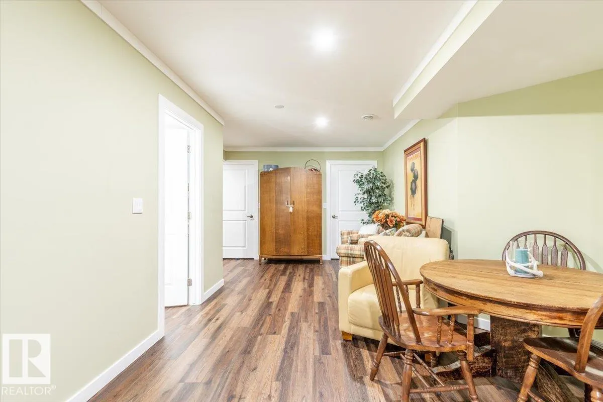 16 Westview DR