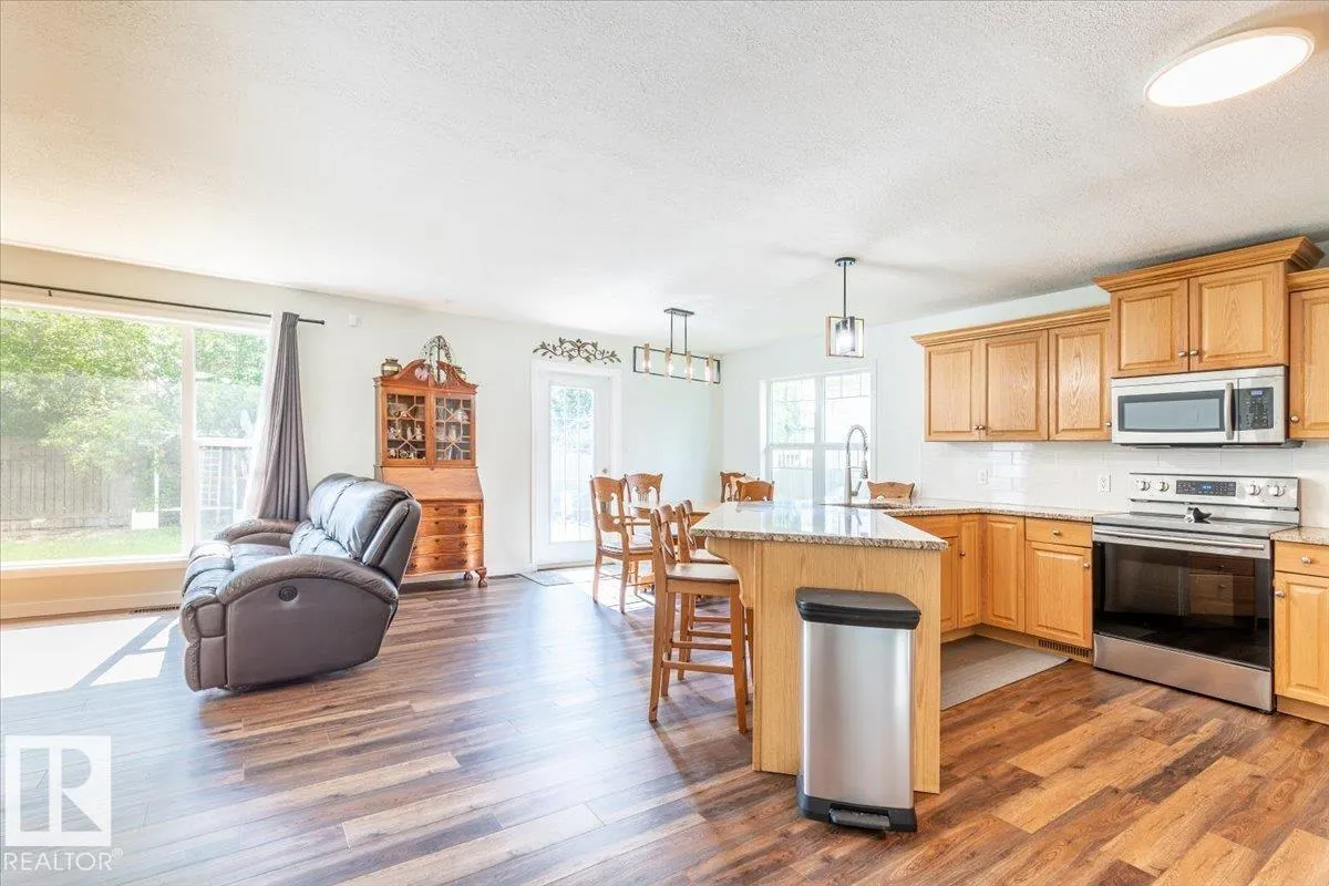 16 Westview DR