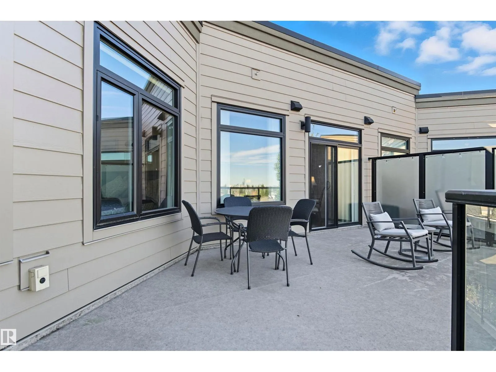 #414 625 LEGER WY NW