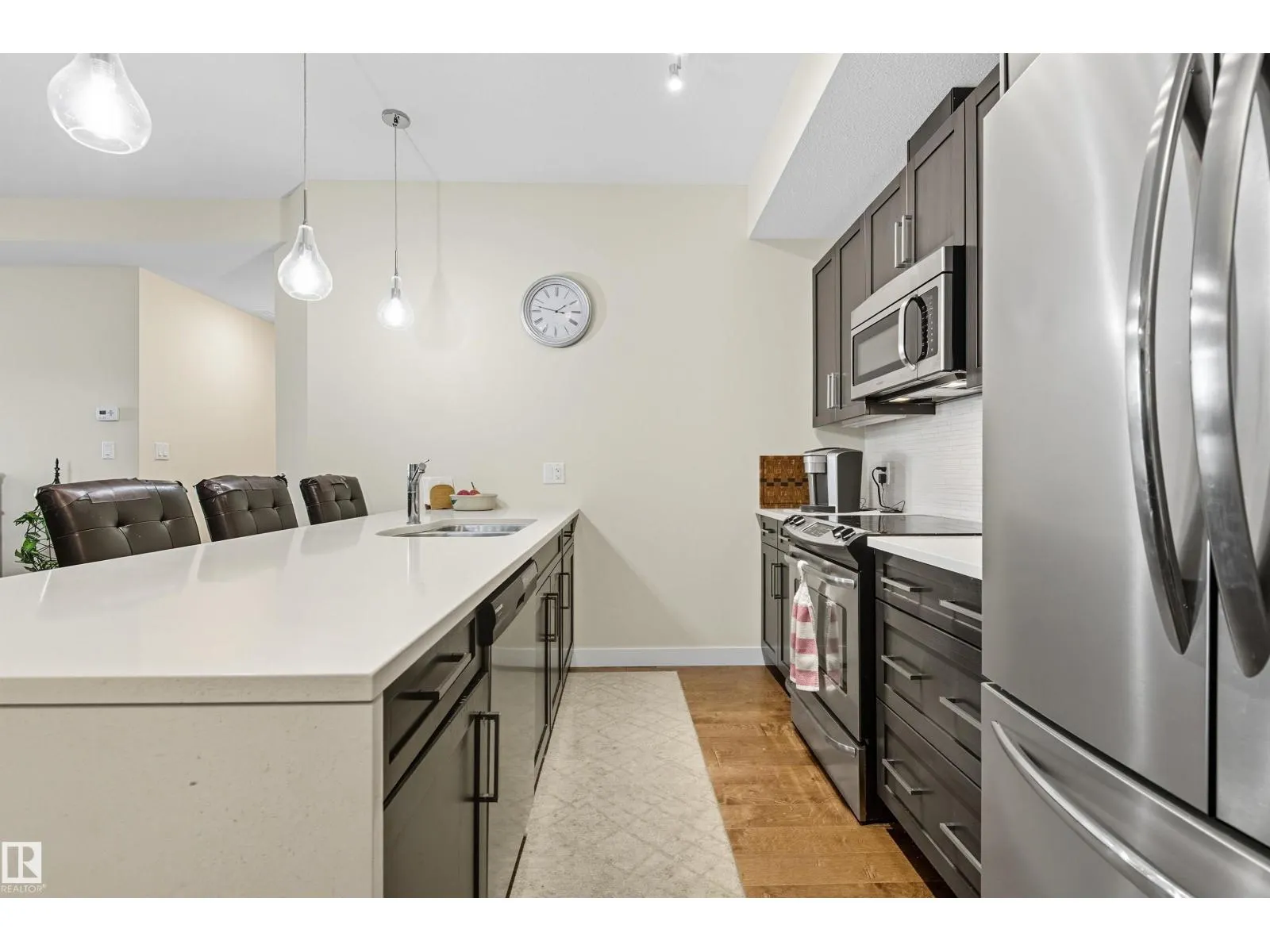 #414 625 LEGER WY NW