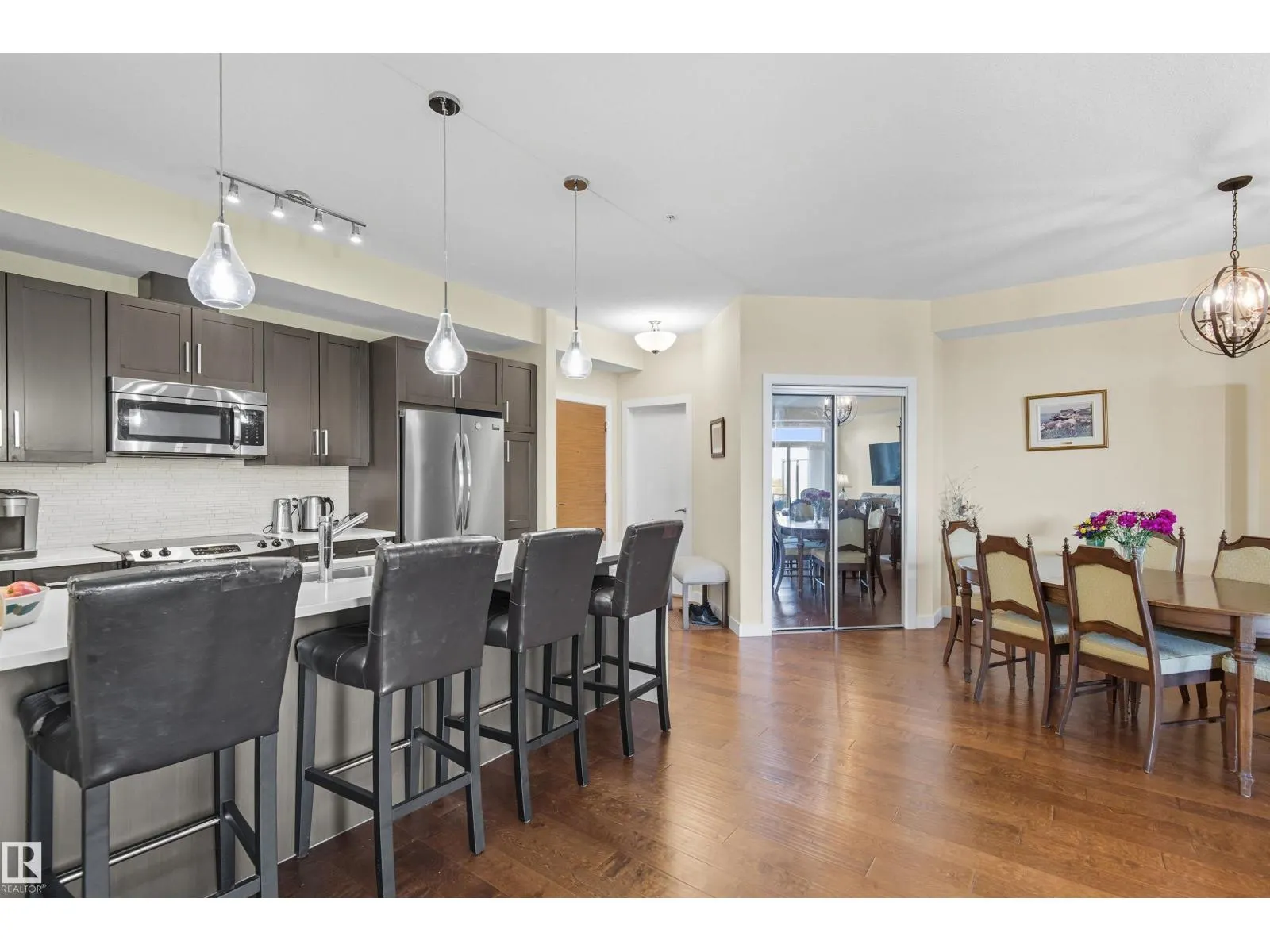 #414 625 LEGER WY NW