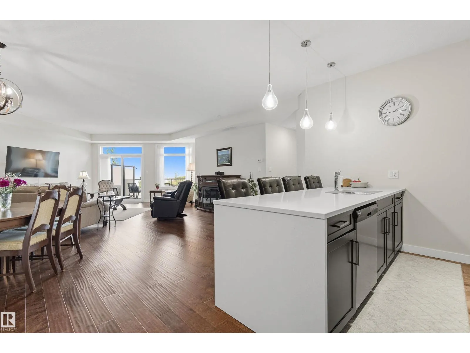 #414 625 LEGER WY NW