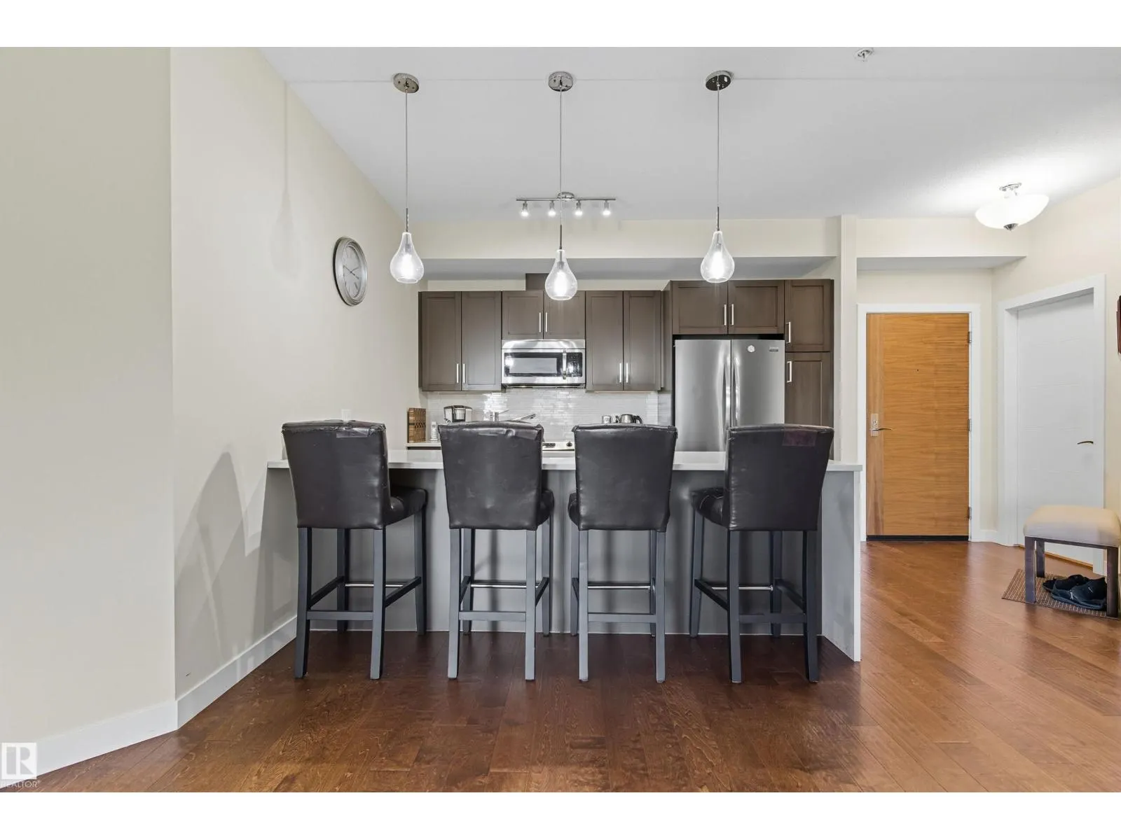 #414 625 LEGER WY NW