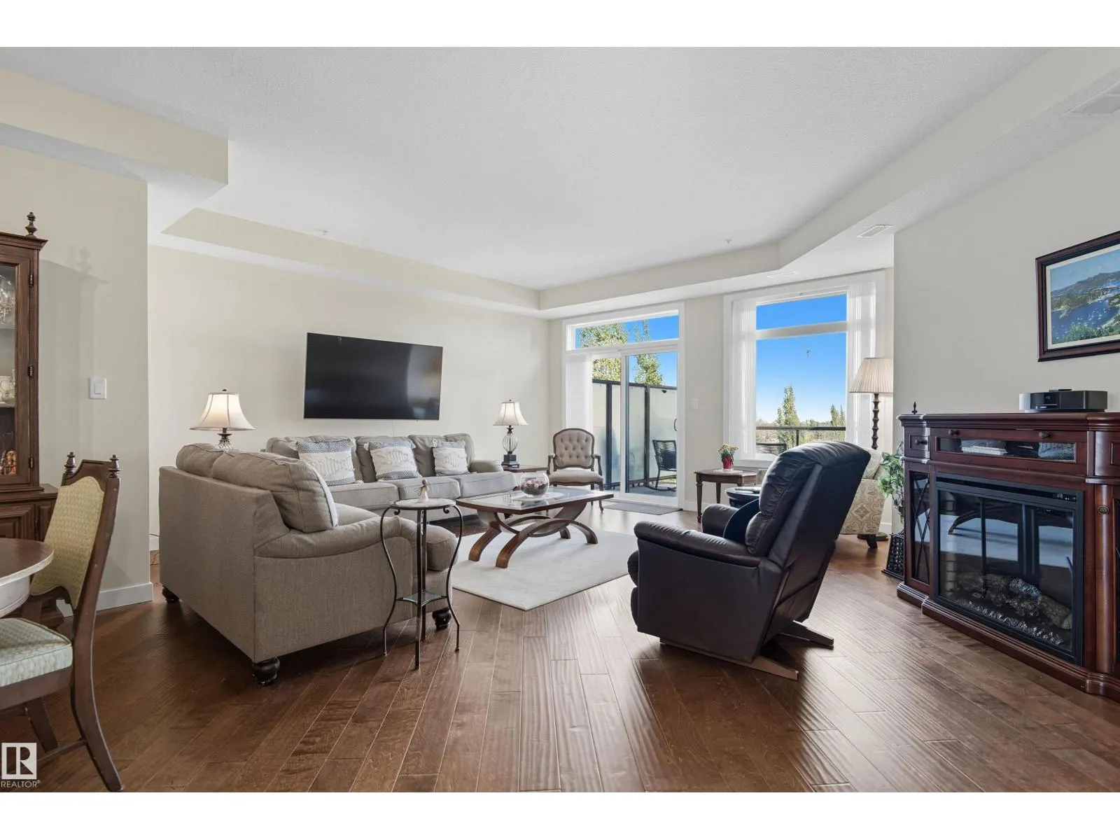 #414 625 LEGER WY NW