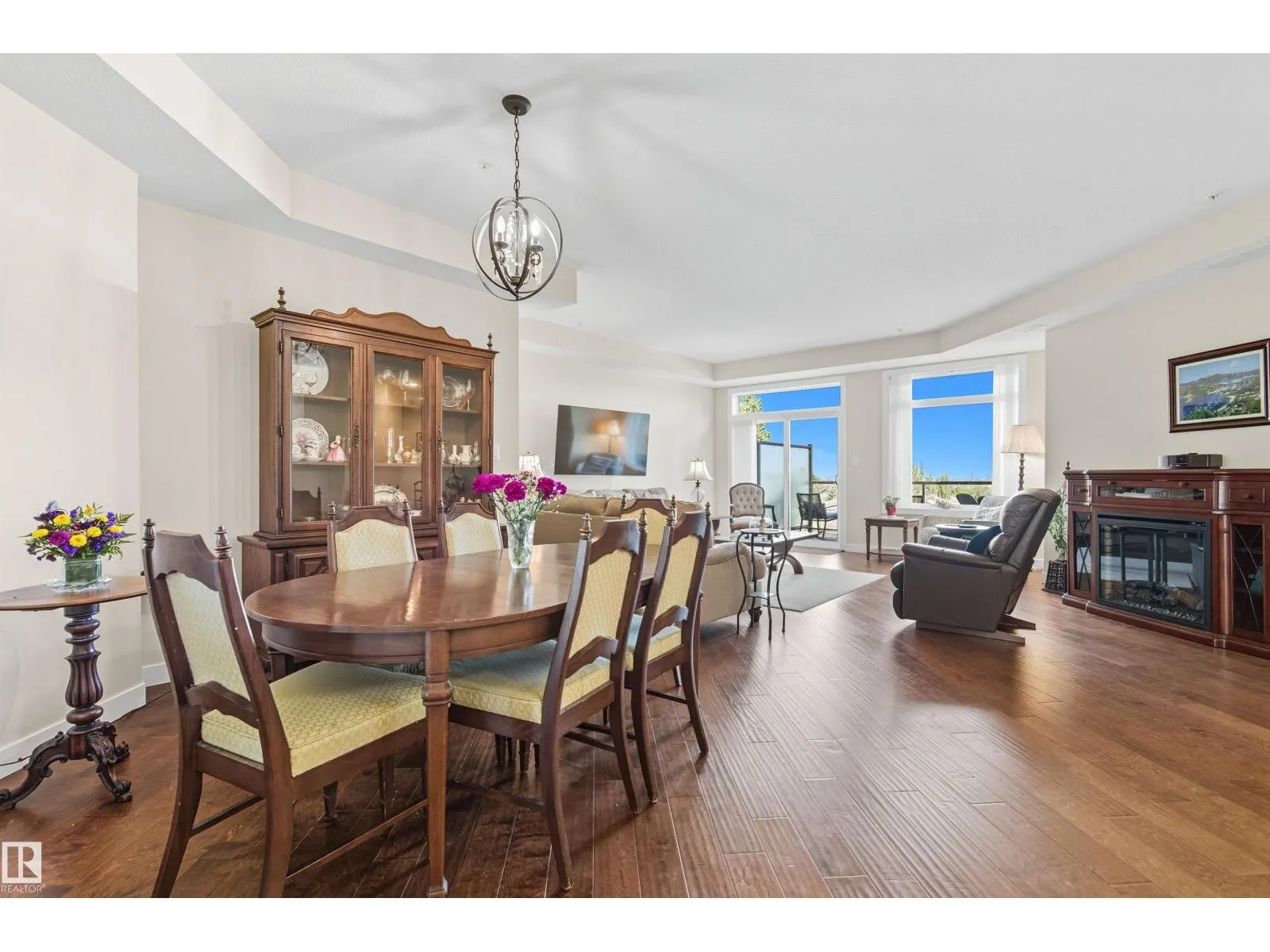 #414 625 LEGER WY NW
