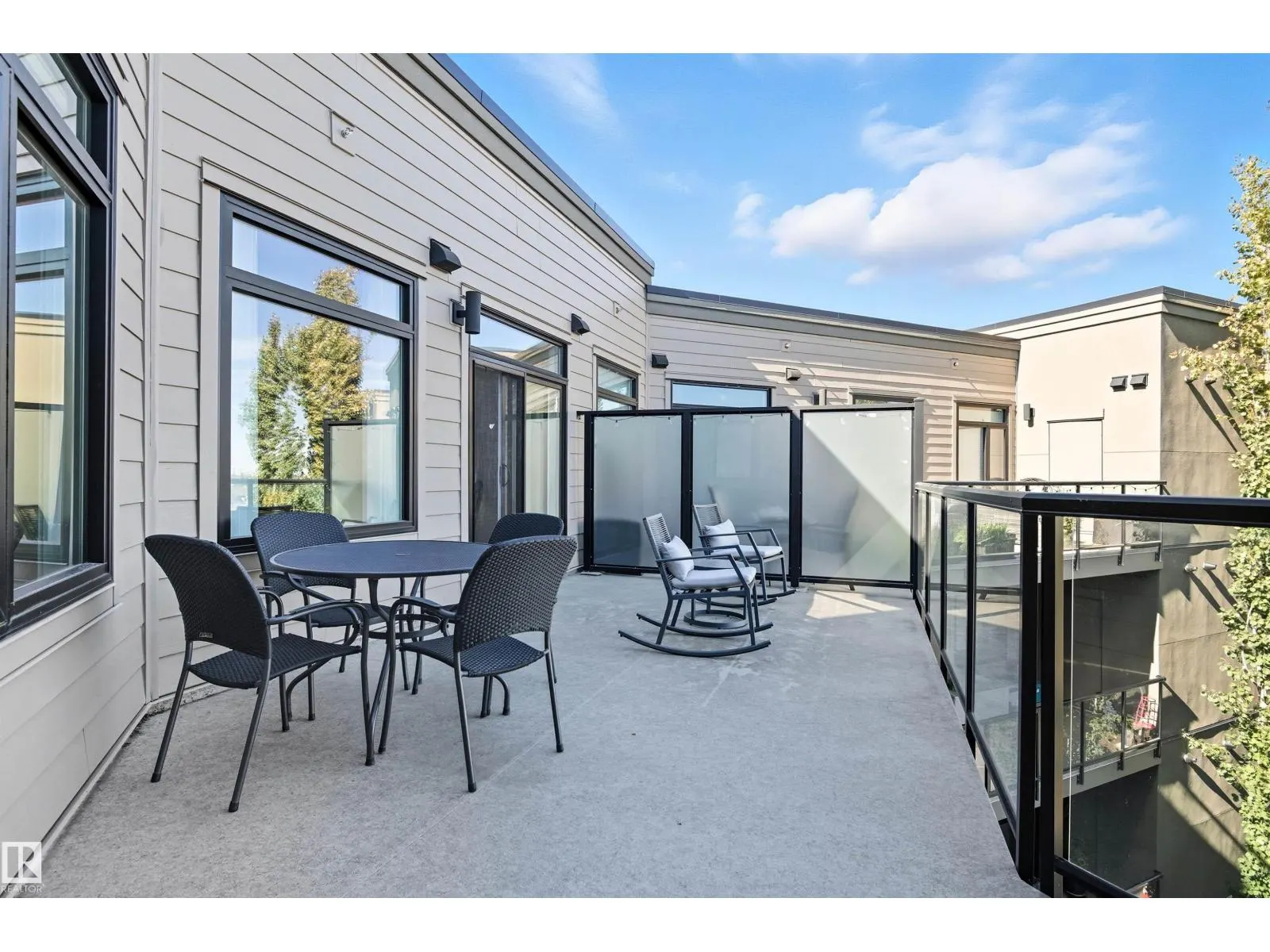 #414 625 LEGER WY NW