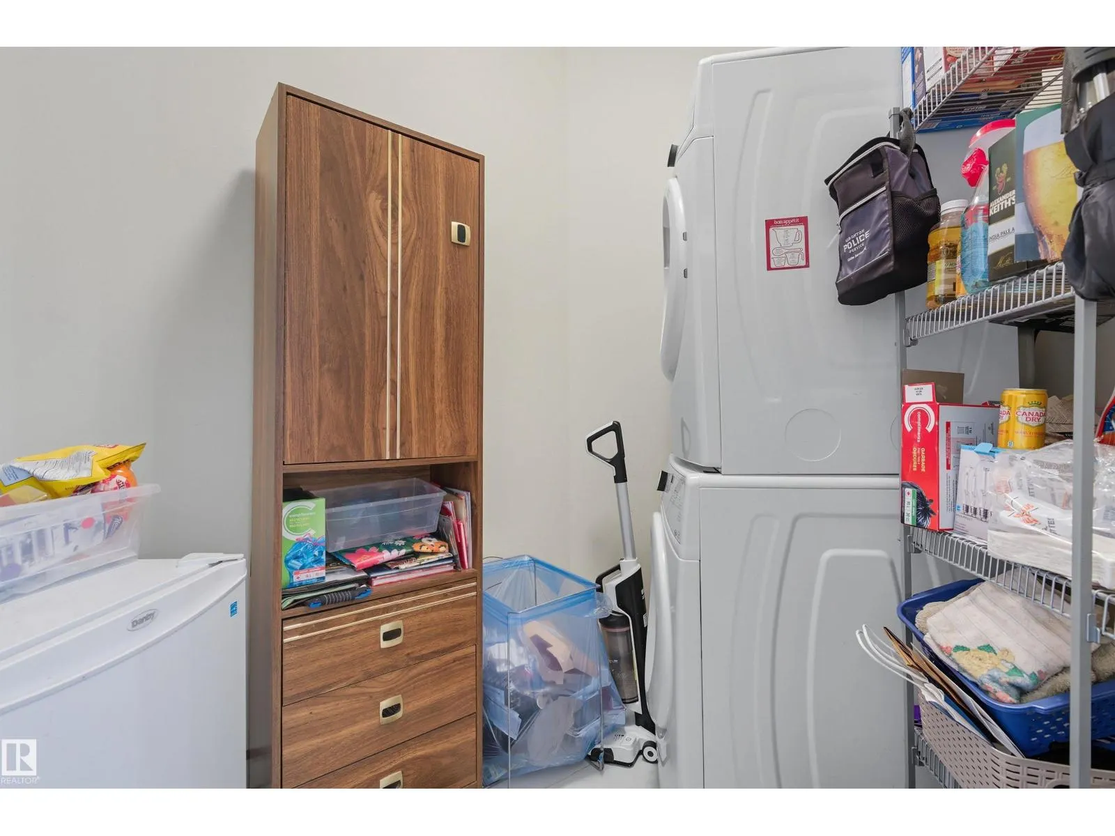 #414 625 LEGER WY NW