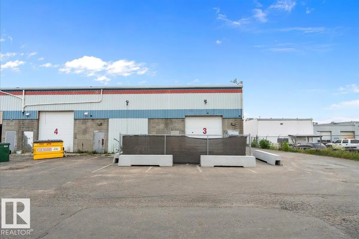 9249 50 ST NW