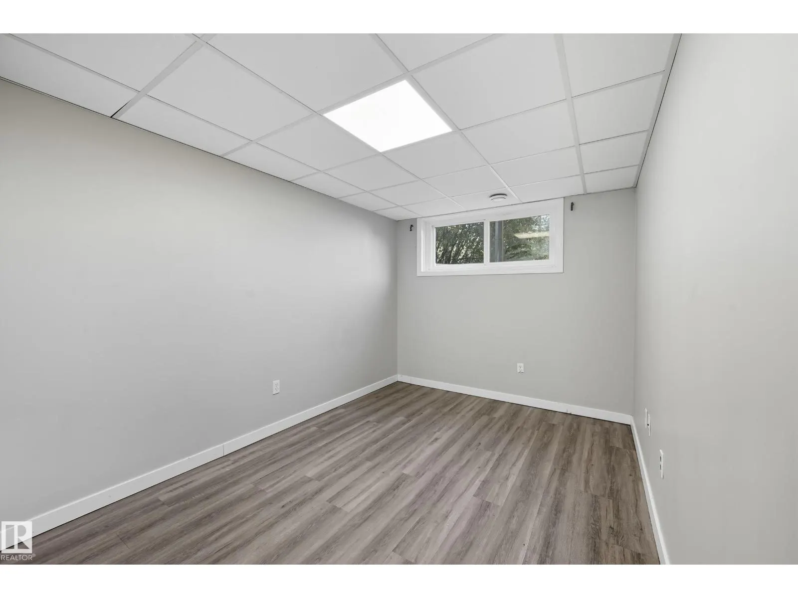 12707 12709 122 ST NW