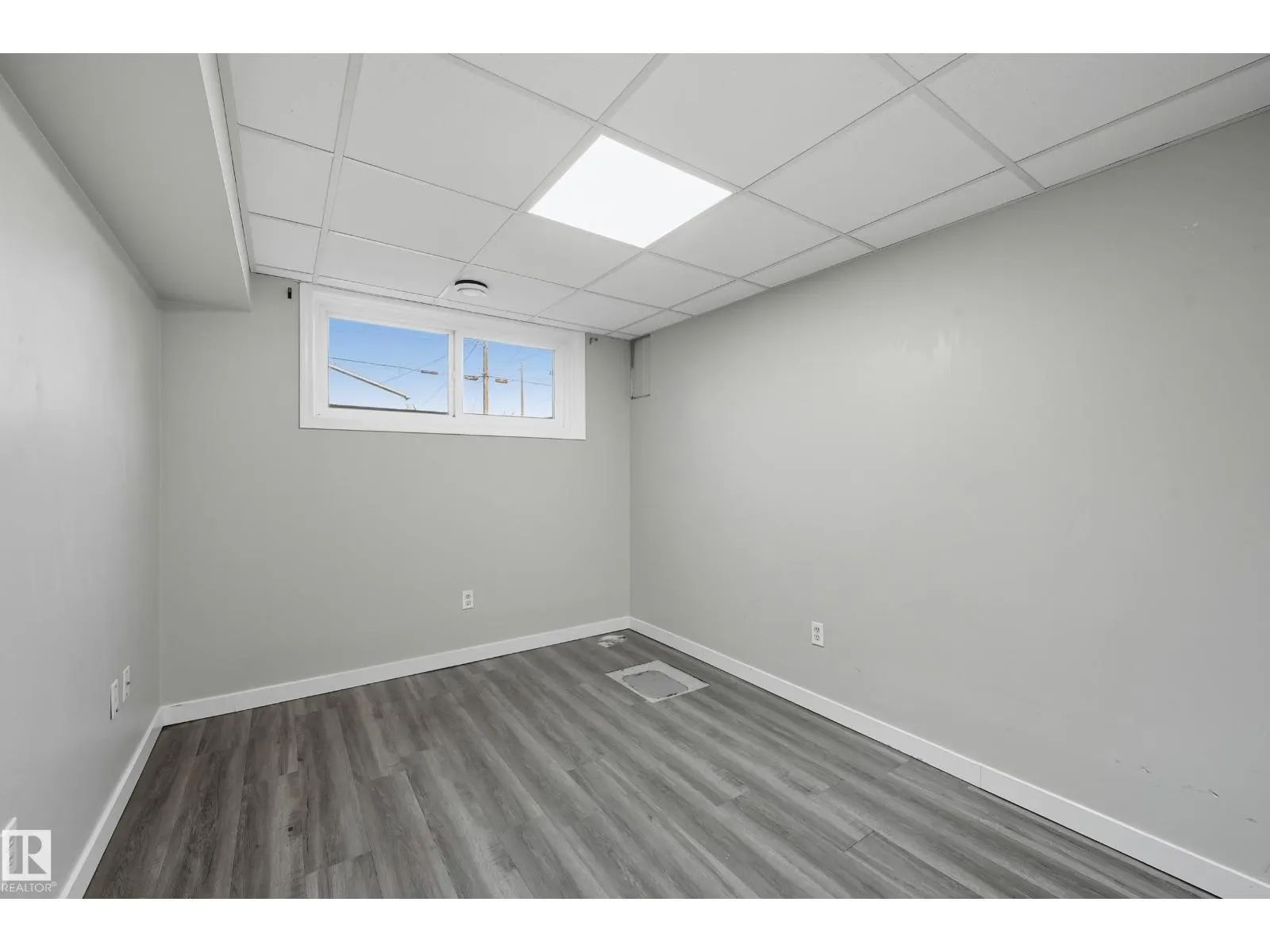 12707 12709 122 ST NW