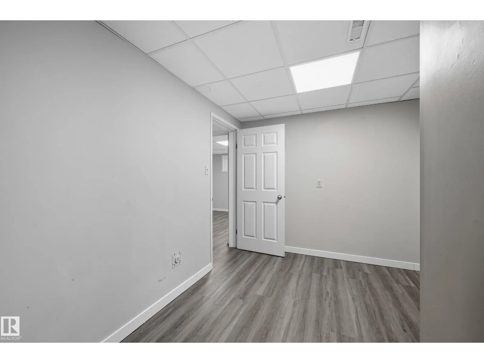 12707 12709 122 ST NW