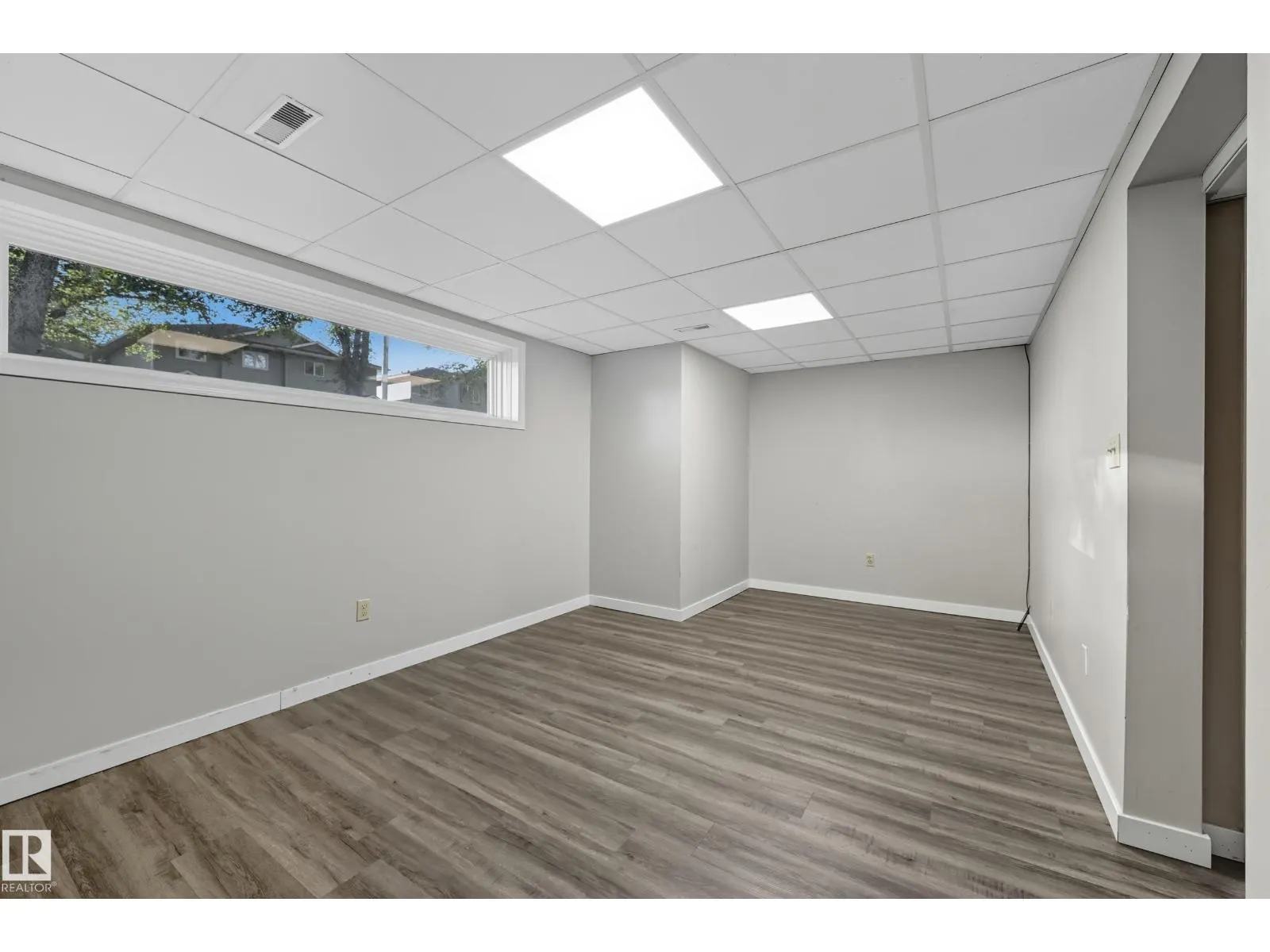 12707 12709 122 ST NW