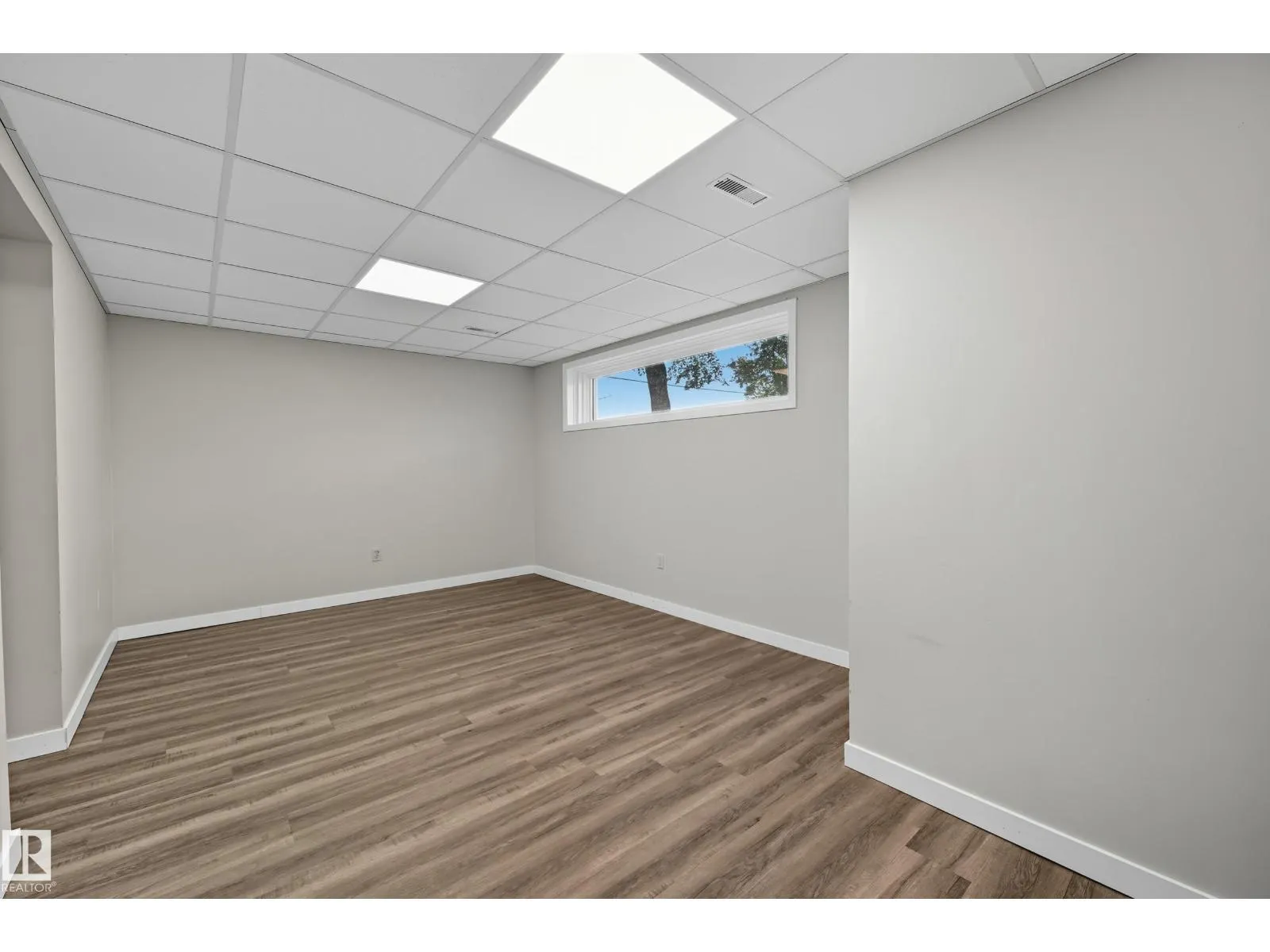 12707 12709 122 ST NW