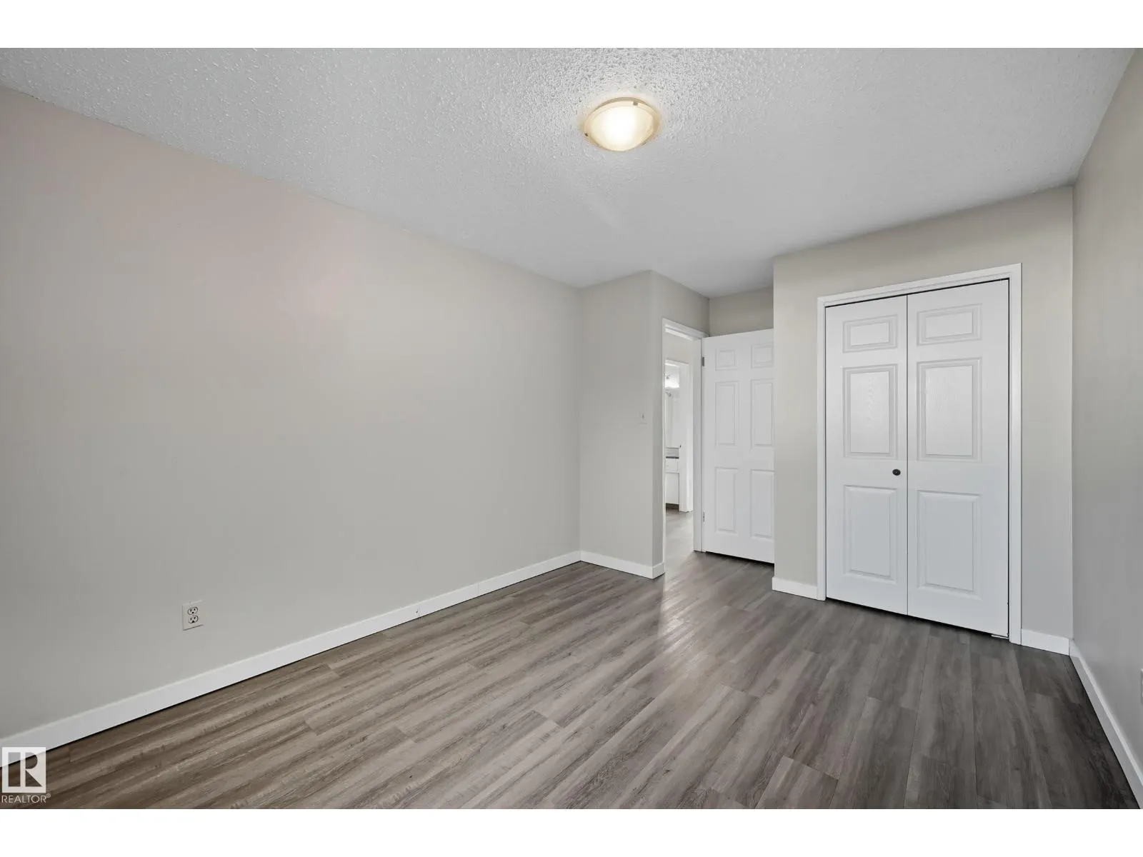 12707 12709 122 ST NW