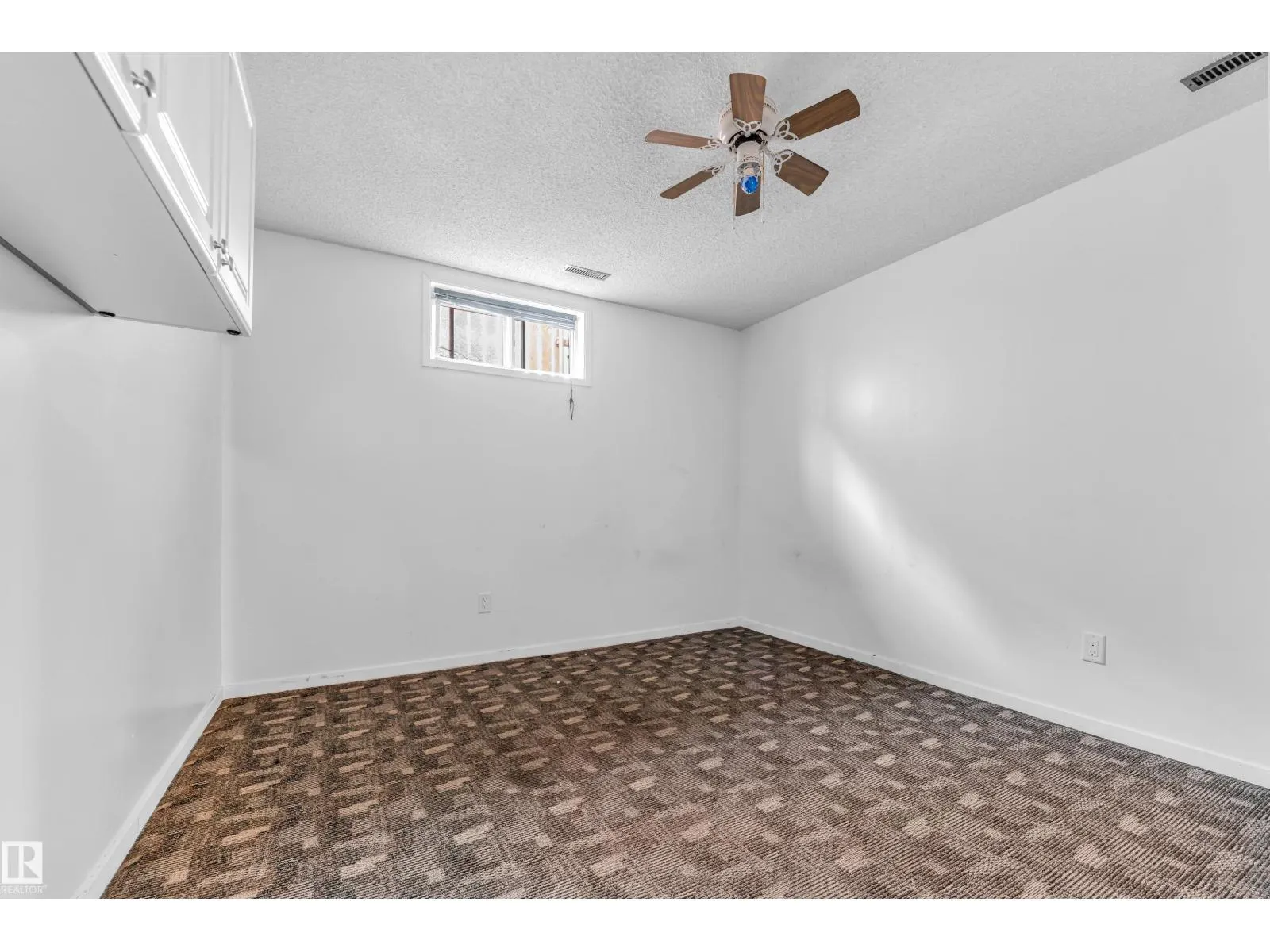 8103 14 AV NW