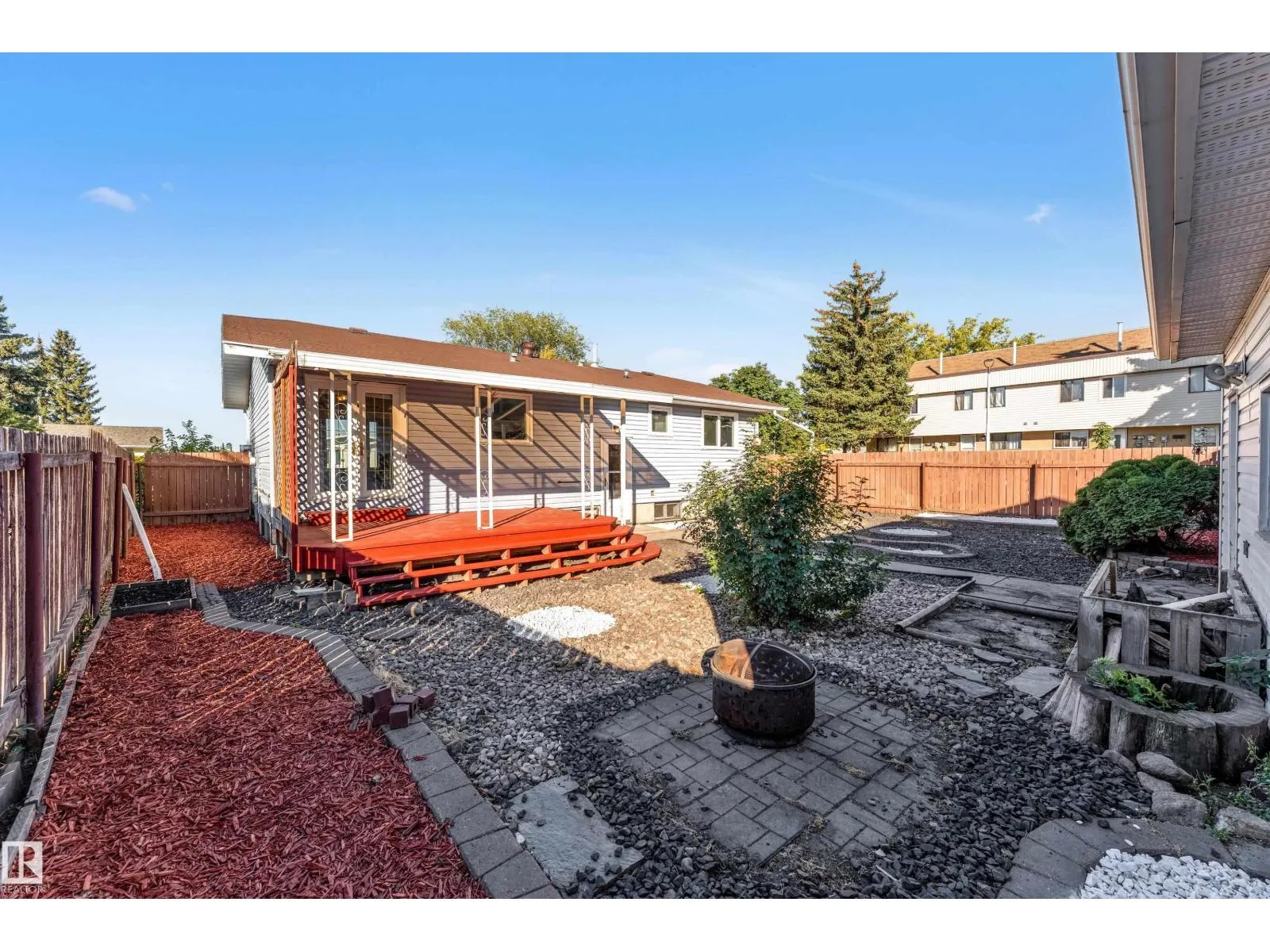 8103 14 AV NW