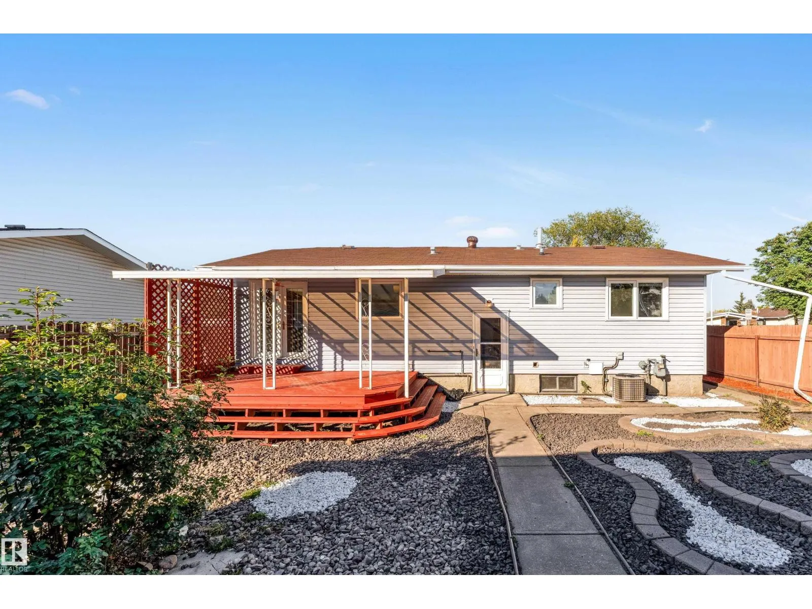 8103 14 AV NW