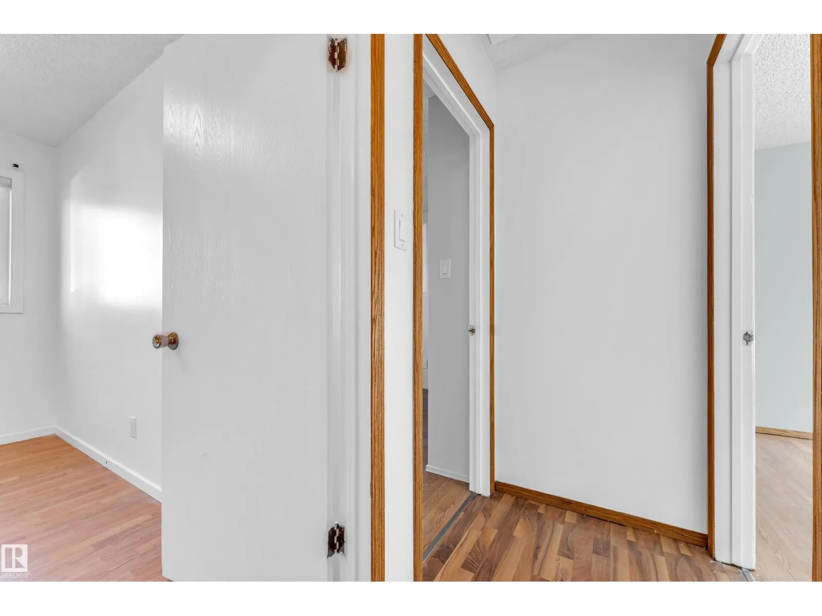 8103 14 AV NW