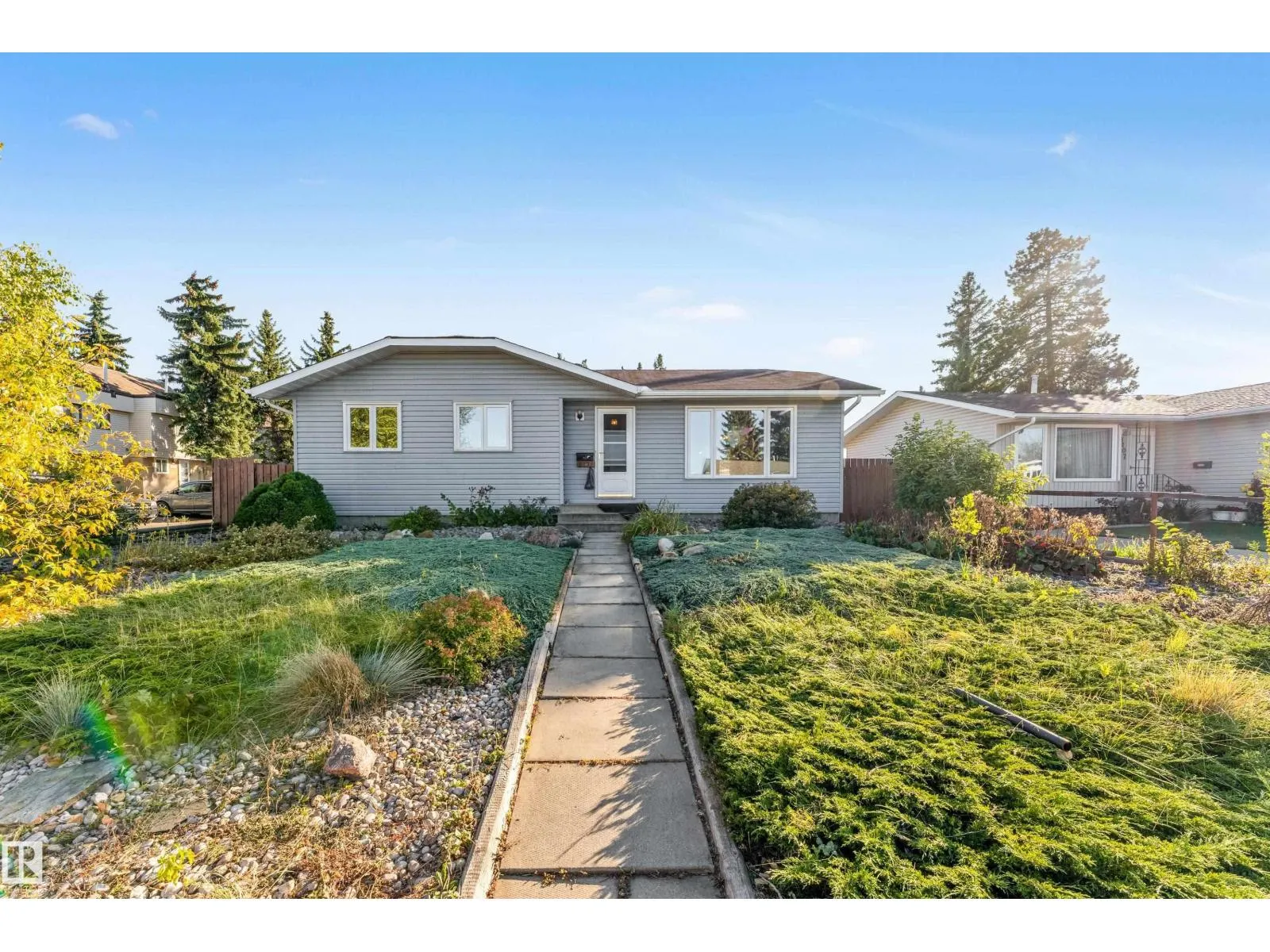 8103 14 AV NW
