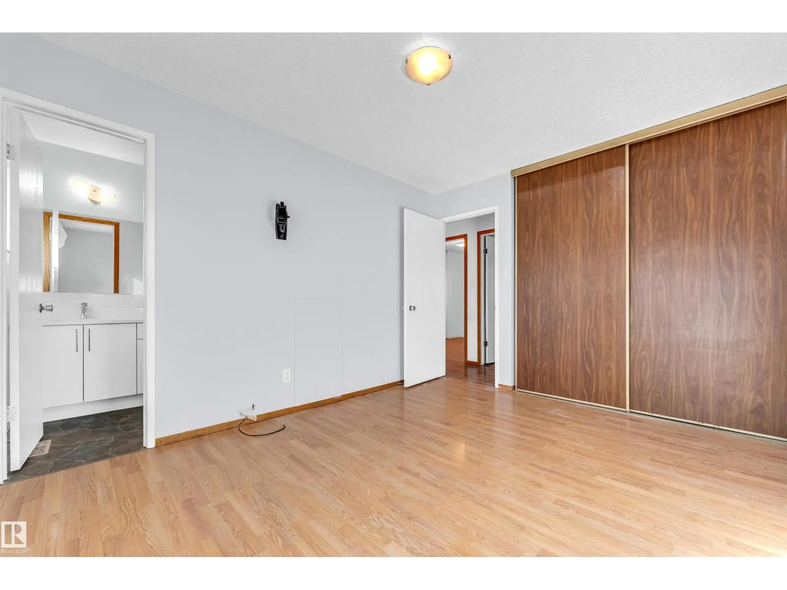 8103 14 AV NW