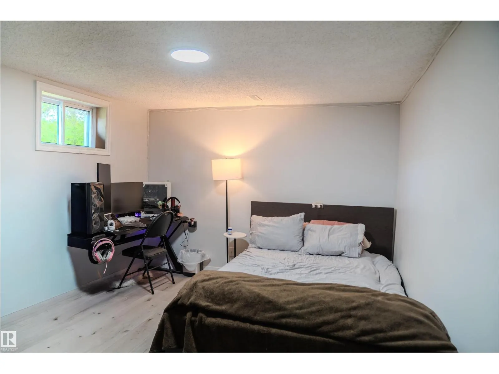 12005 40 ST NW