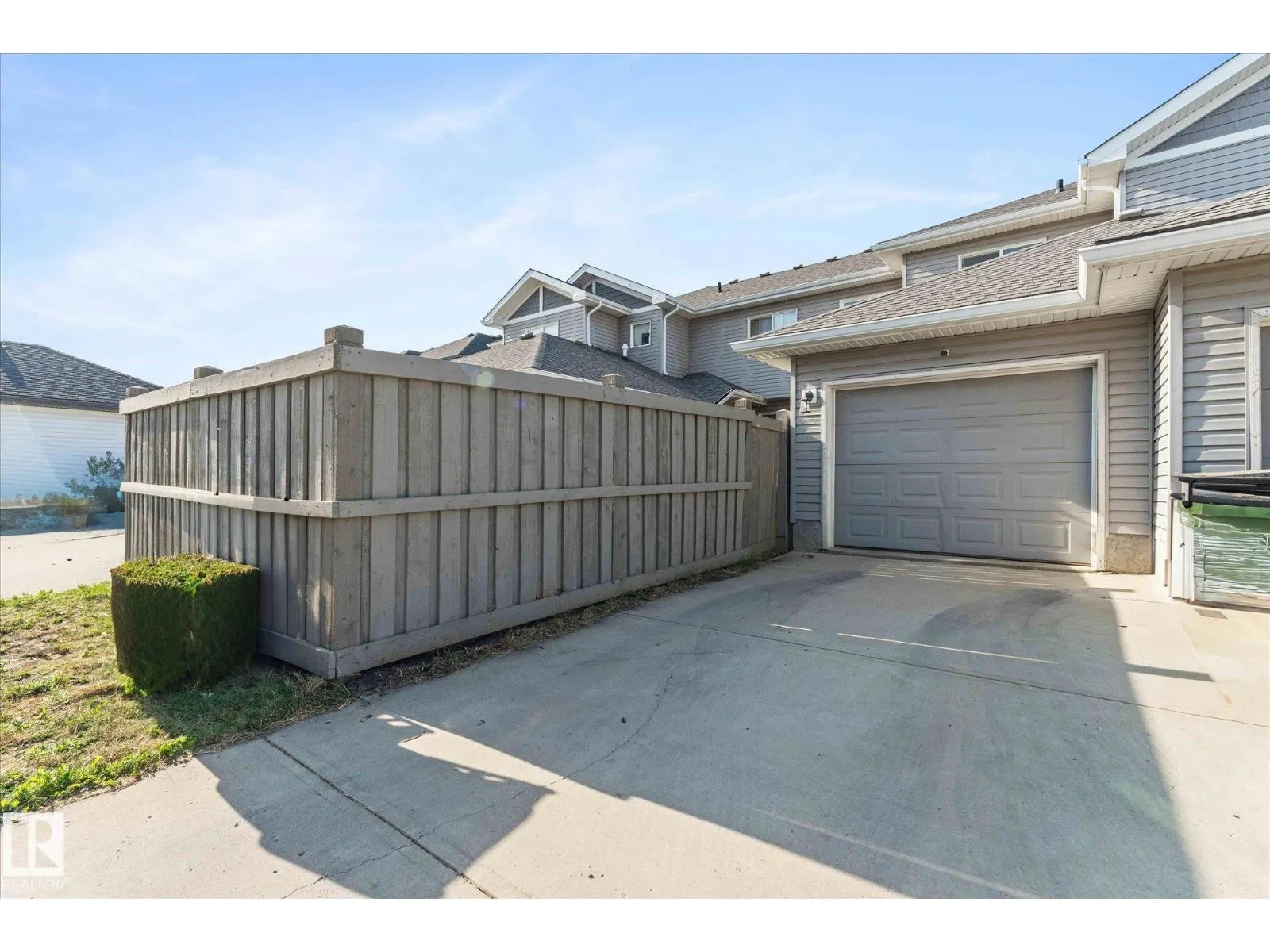 527 CHAPPELLE DR SW