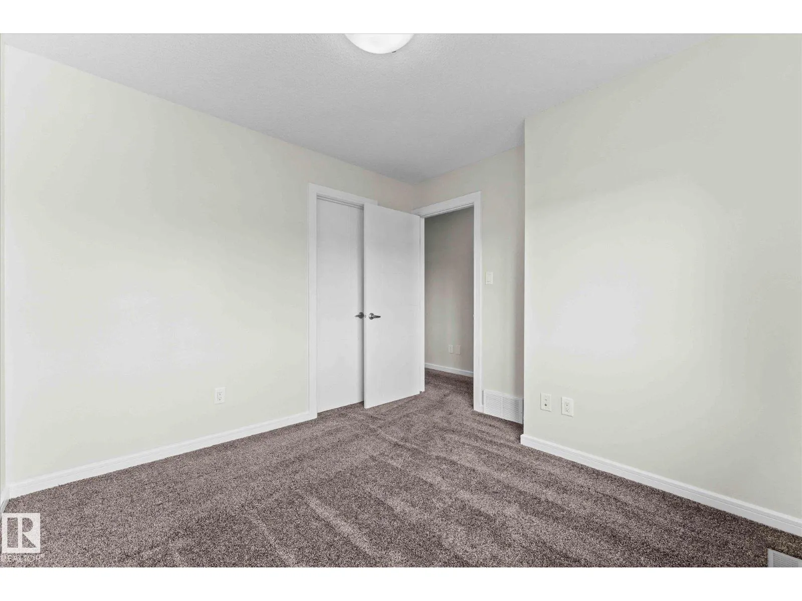 527 CHAPPELLE DR SW