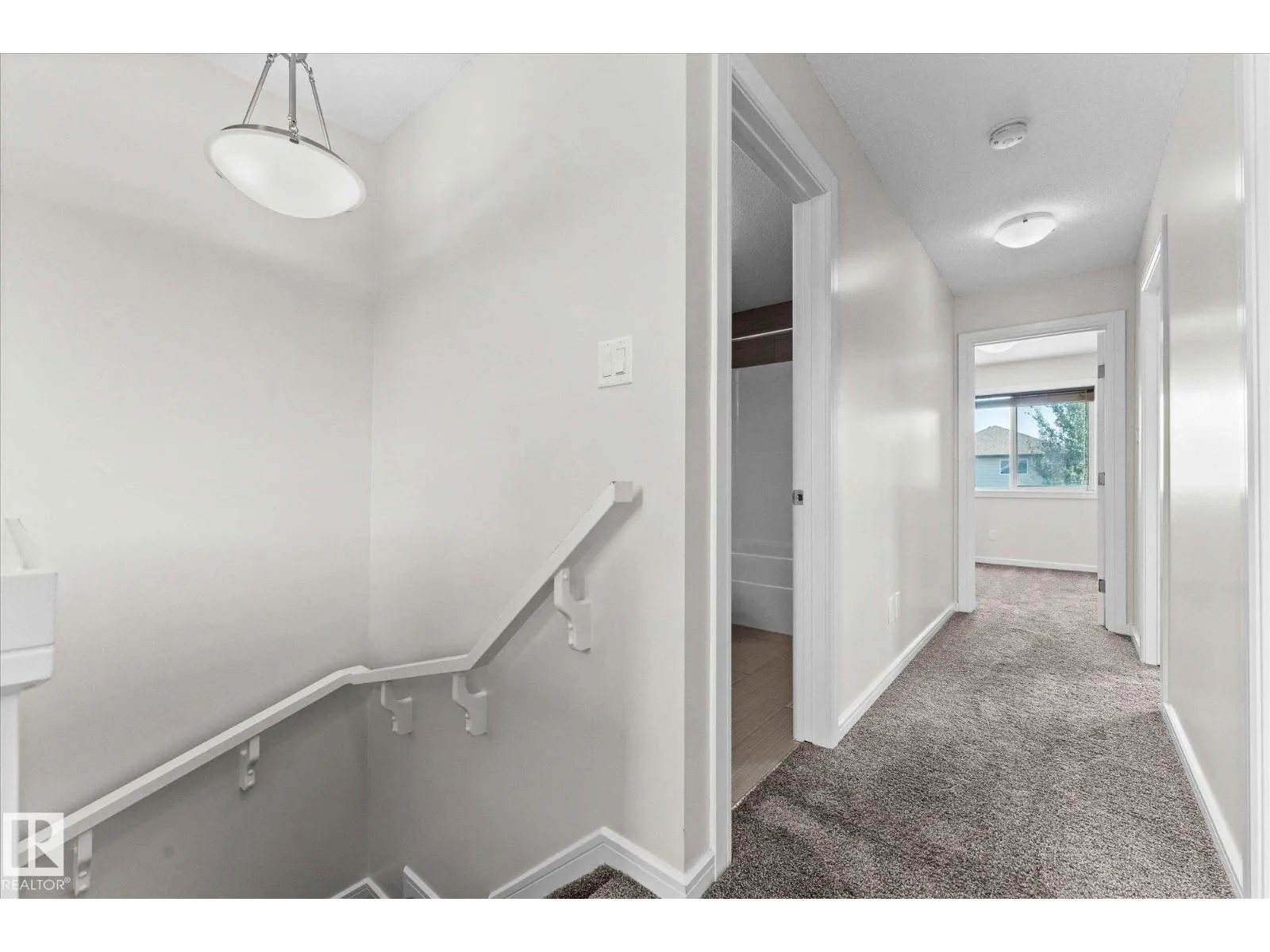 527 CHAPPELLE DR SW