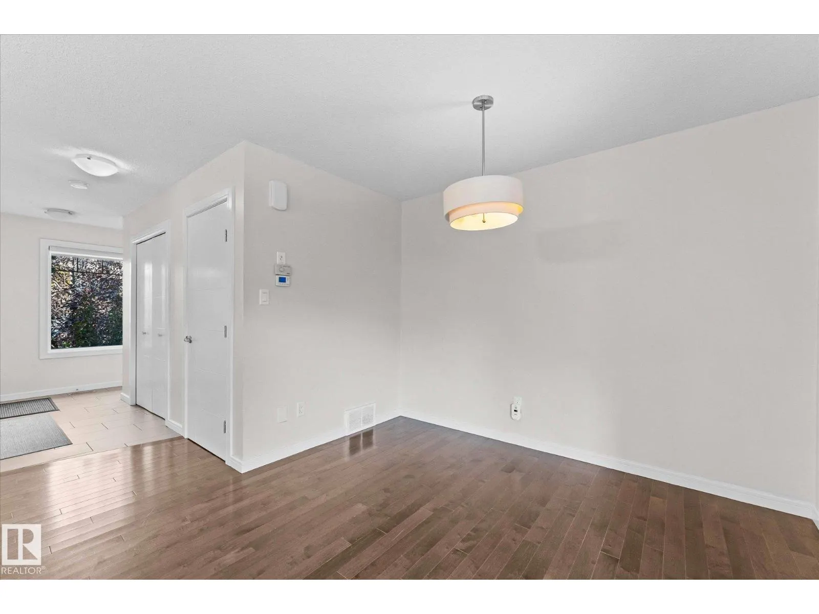 527 CHAPPELLE DR SW