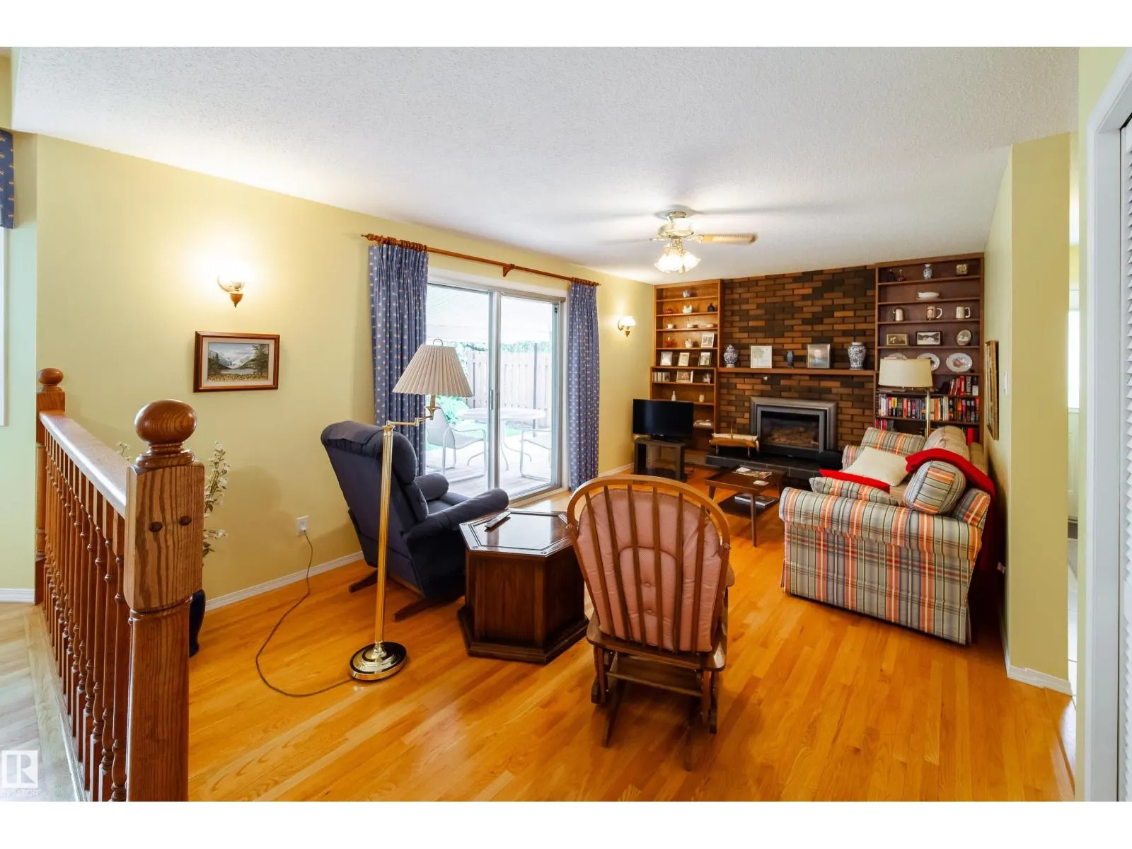 10820 42A AV NW